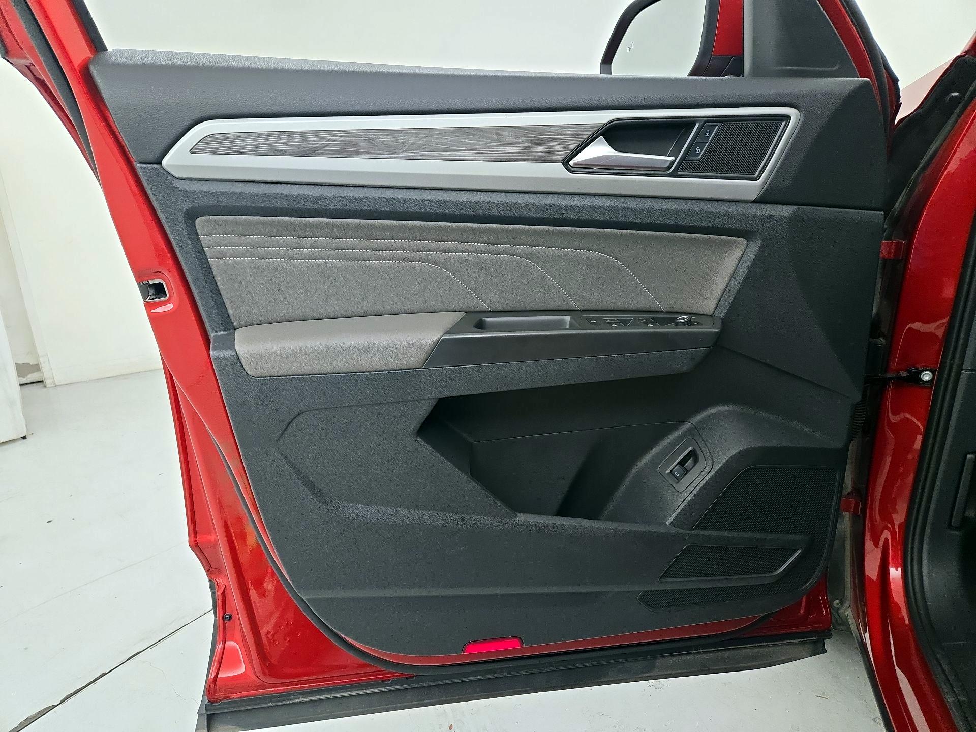 Thumbnail: 2023 Volkswagen Atlas - 12