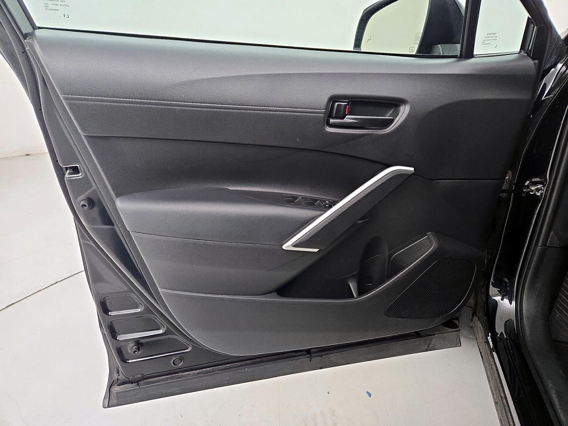 Thumbnail: 2022 Toyota Corolla Cross - 12