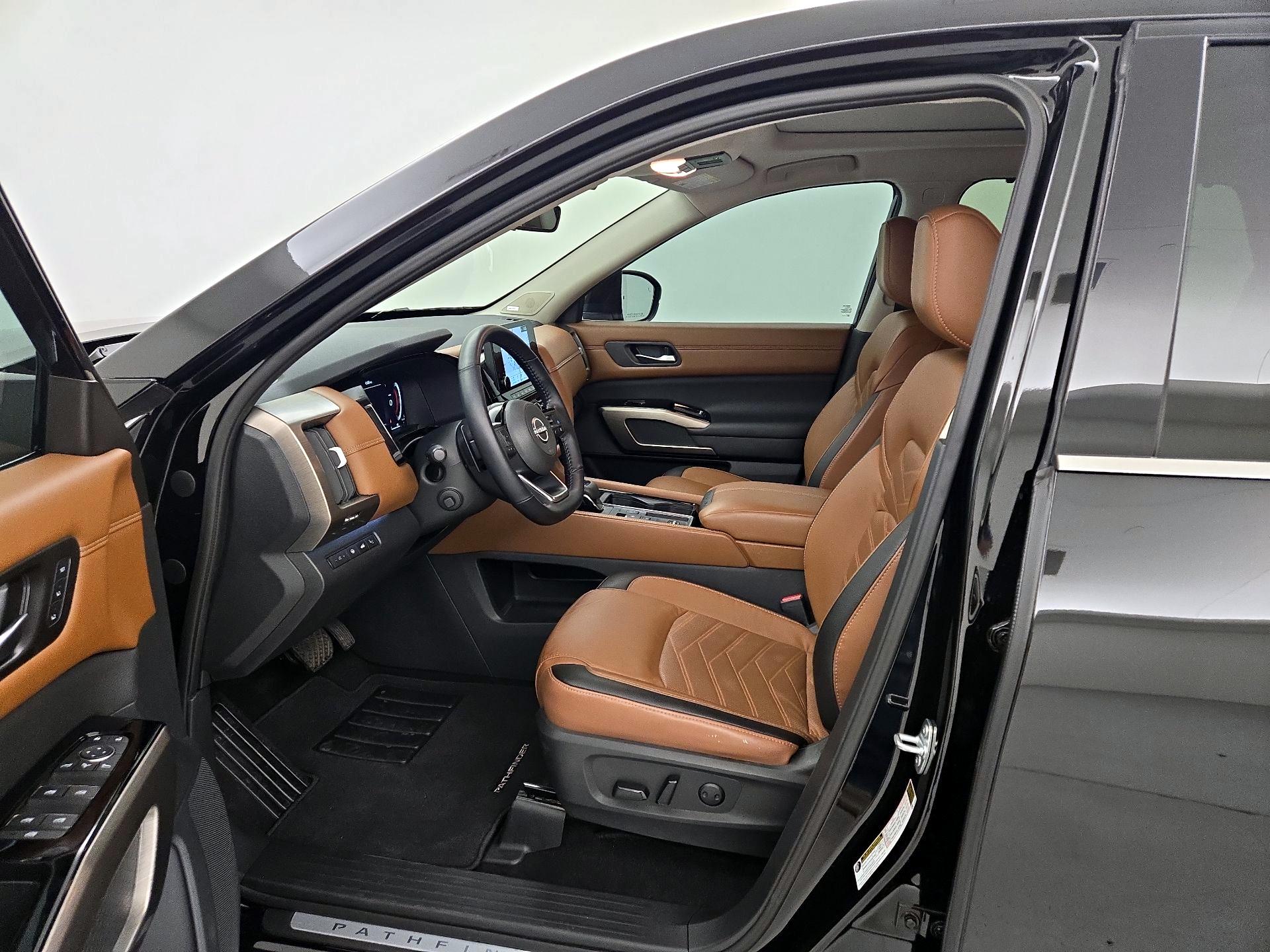 Thumbnail: 2023 Nissan Pathfinder - 11