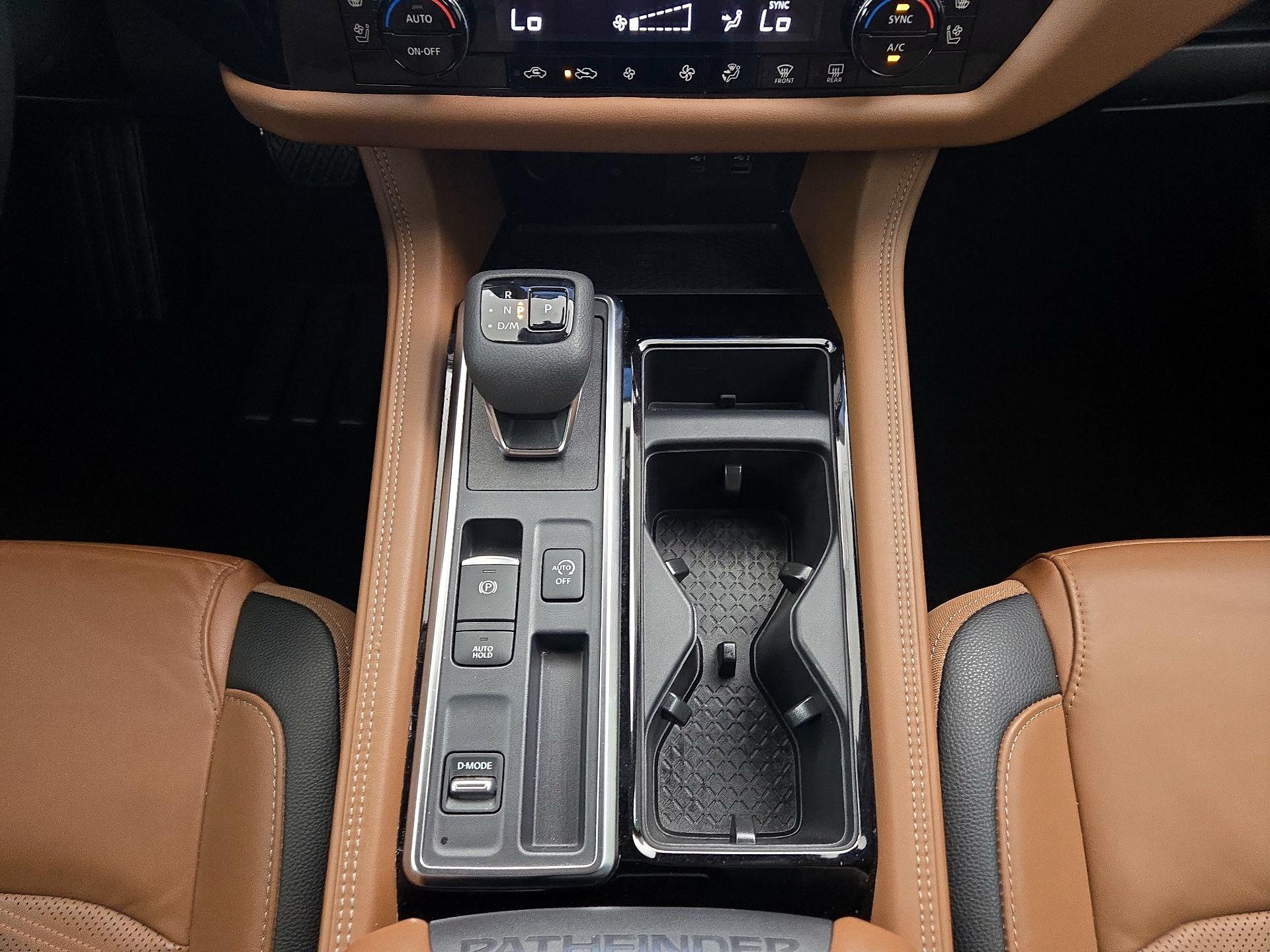 Thumbnail: 2023 Nissan Pathfinder - 18