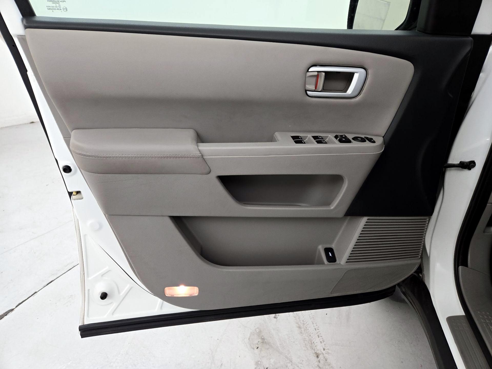 Thumbnail: 2015 Honda Pilot - 12