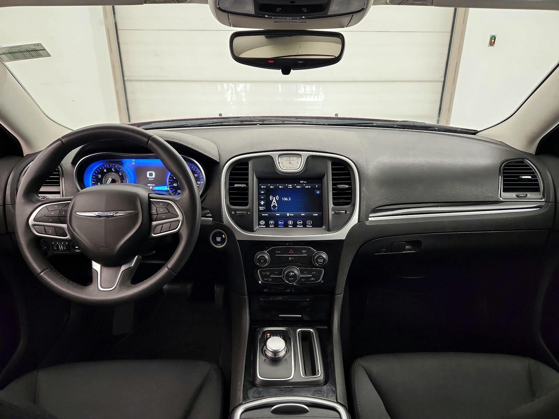 Thumbnail: 2023 Chrysler 300 - 9