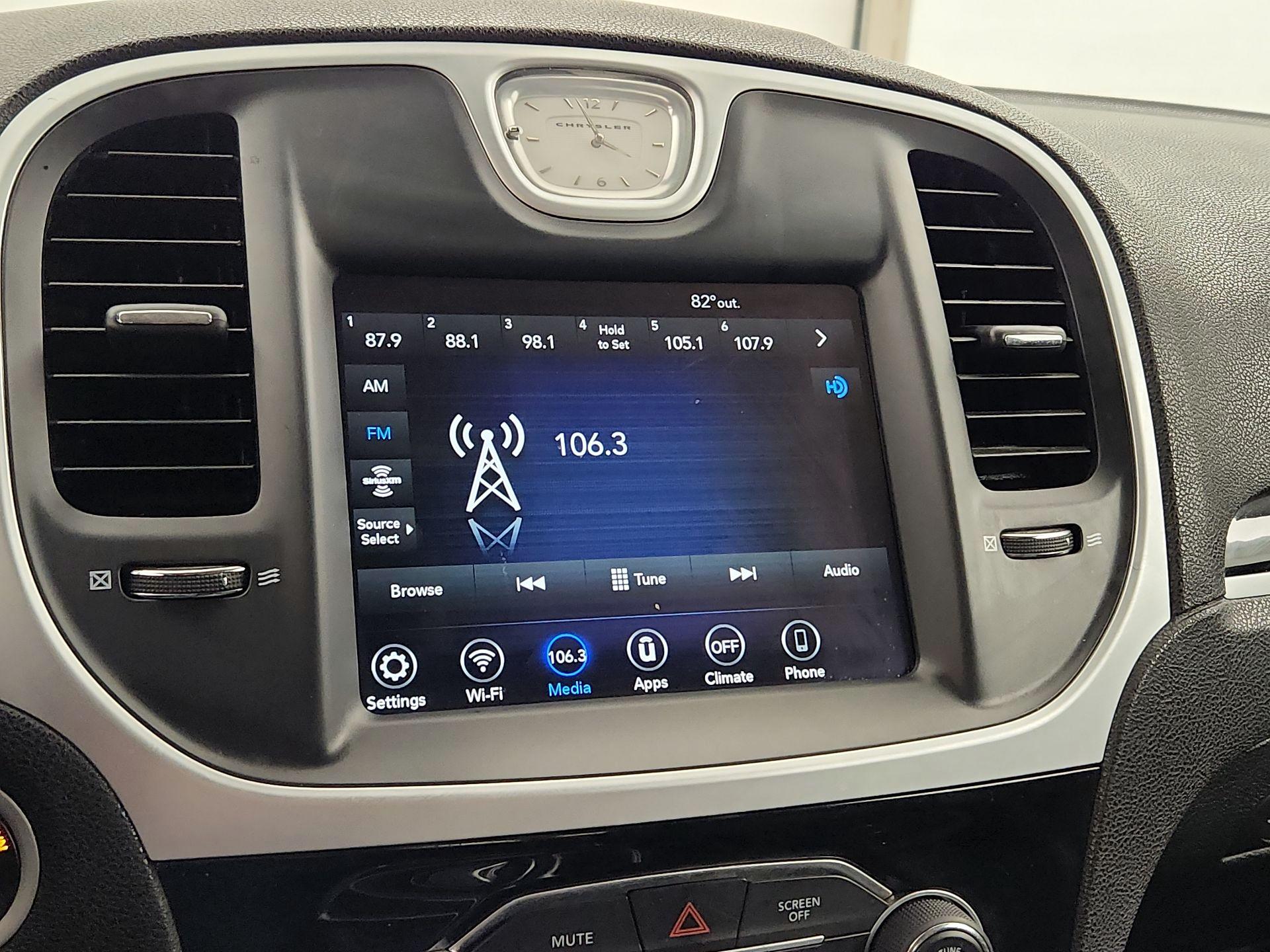 Thumbnail: 2023 Chrysler 300 - 15