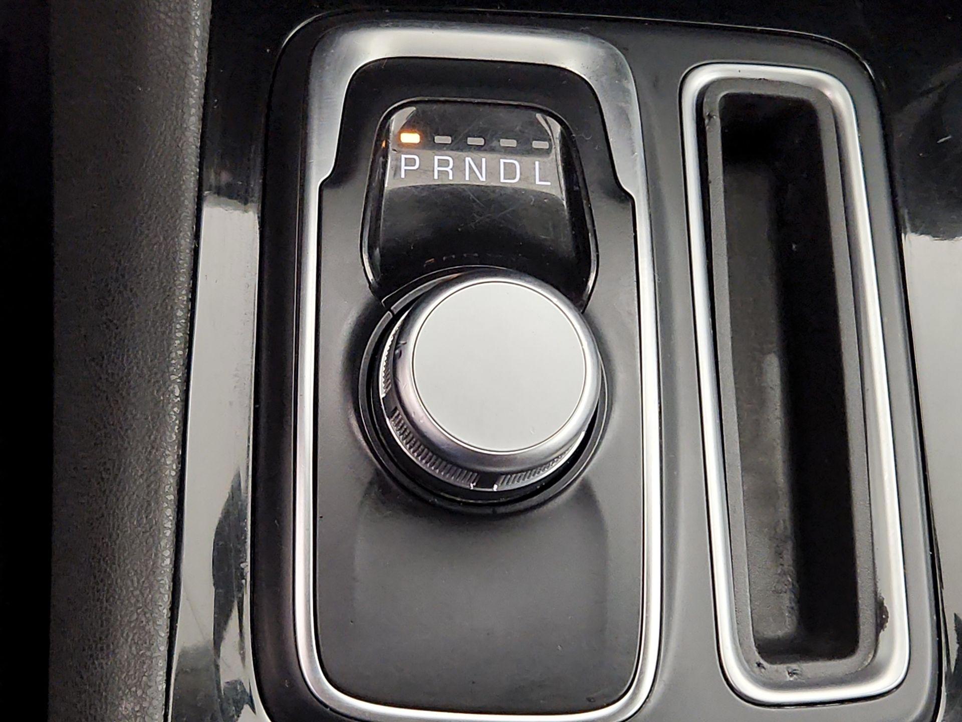 Thumbnail: 2023 Chrysler 300 - 17