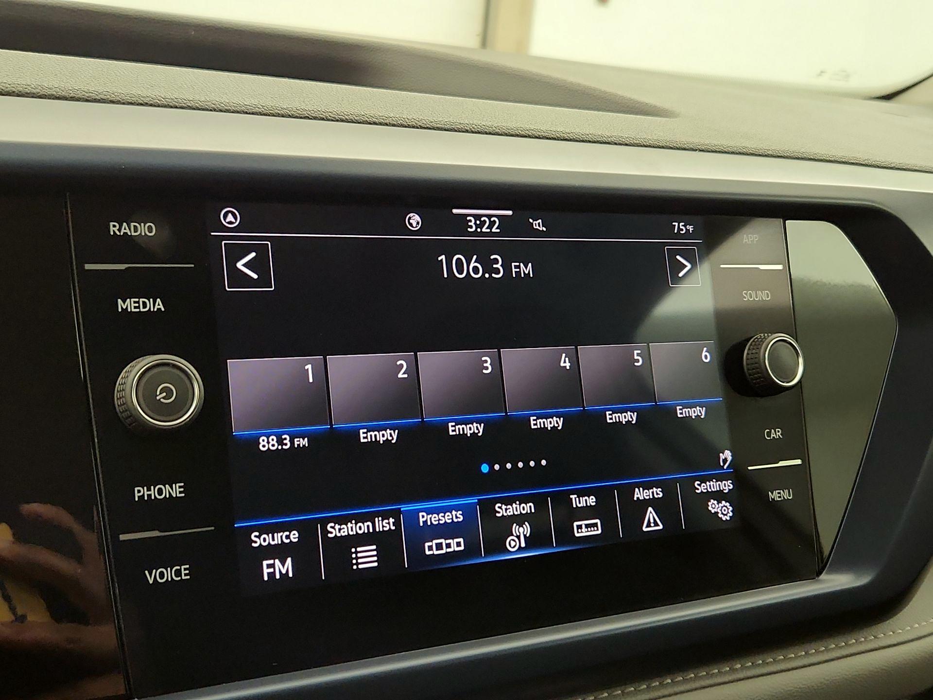 Thumbnail: 2024 Volkswagen Taos - 15