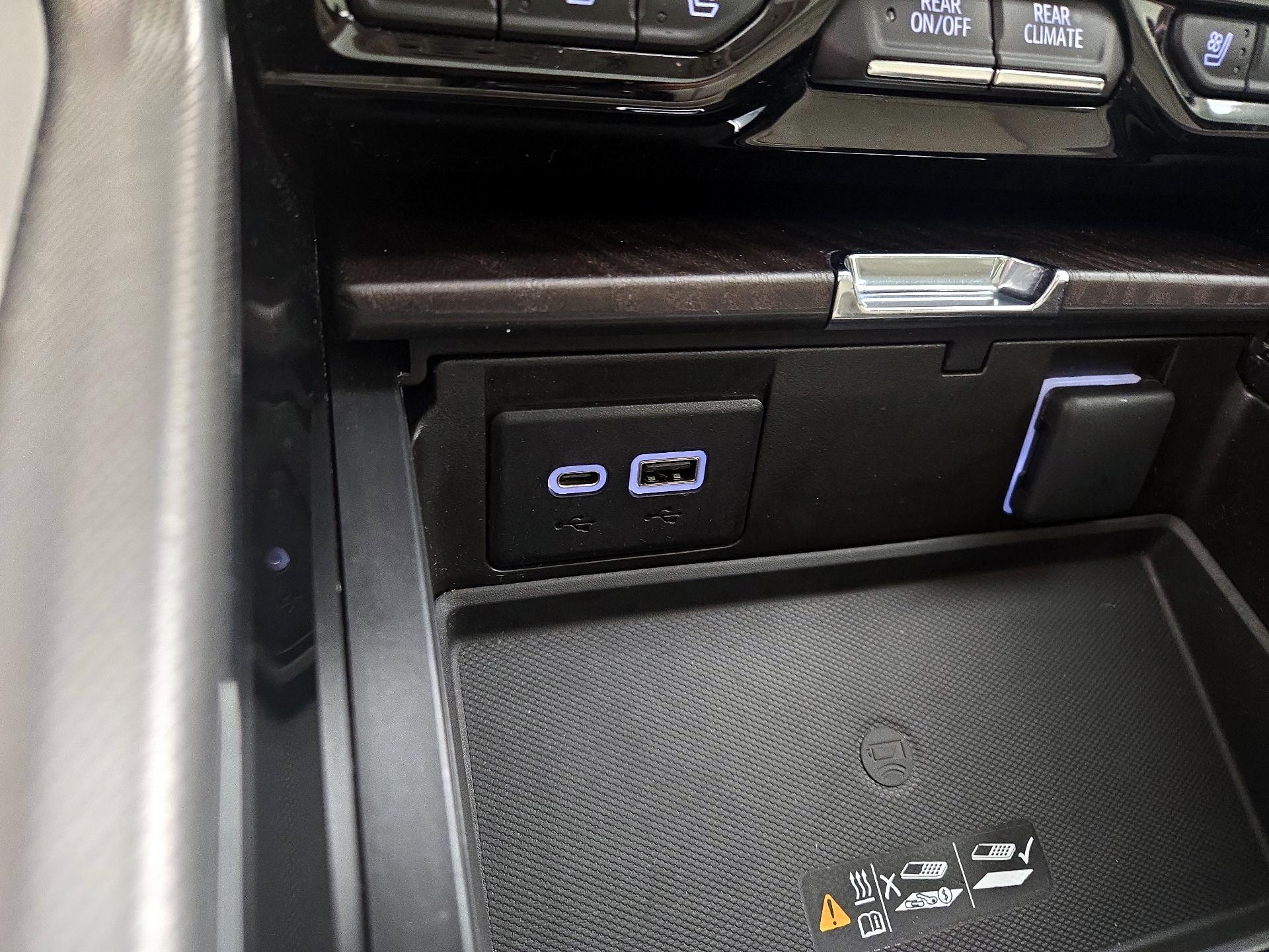 Thumbnail: 2023 GMC Yukon - 19