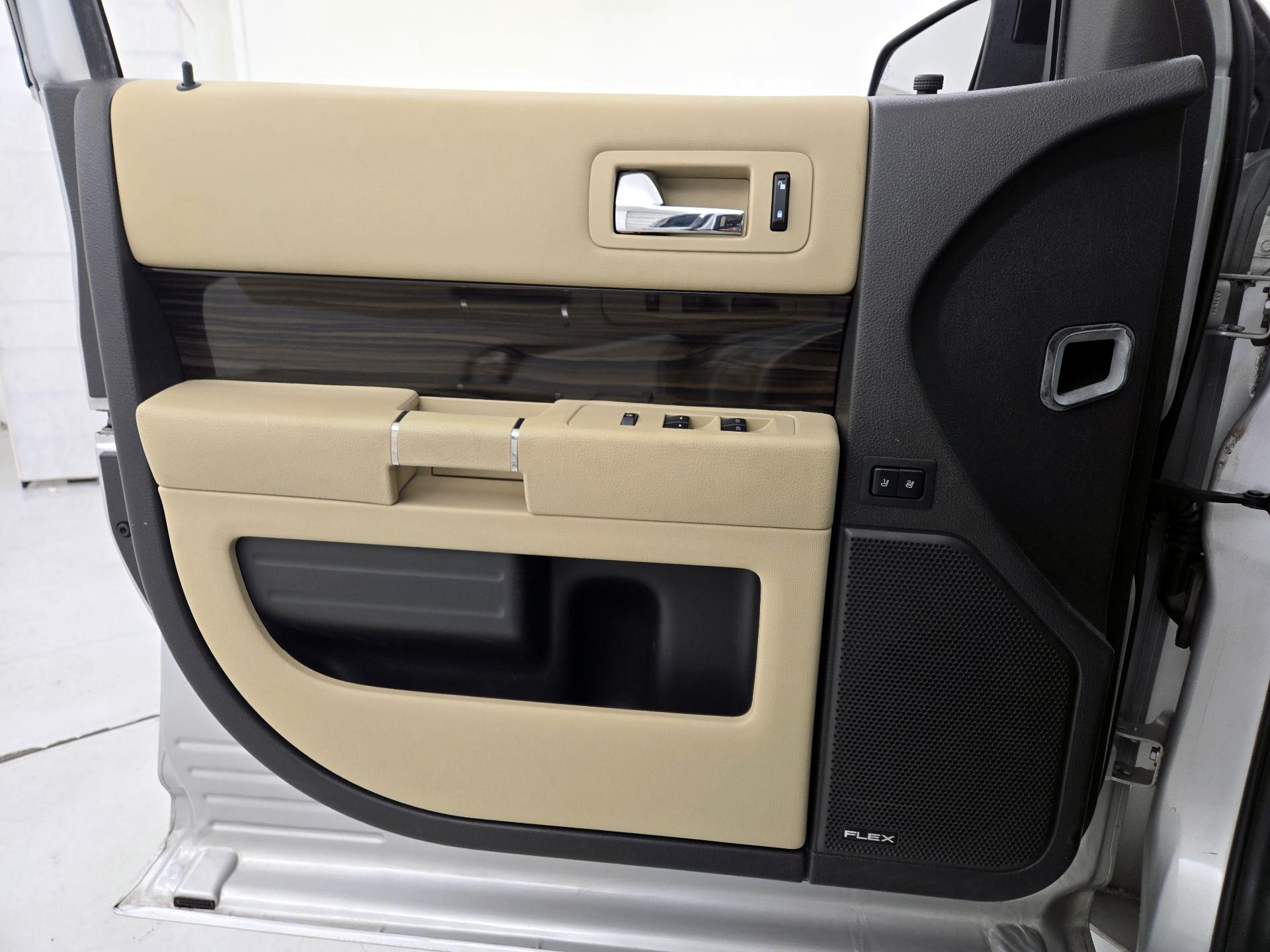 Thumbnail: 2018 Ford Flex - 12