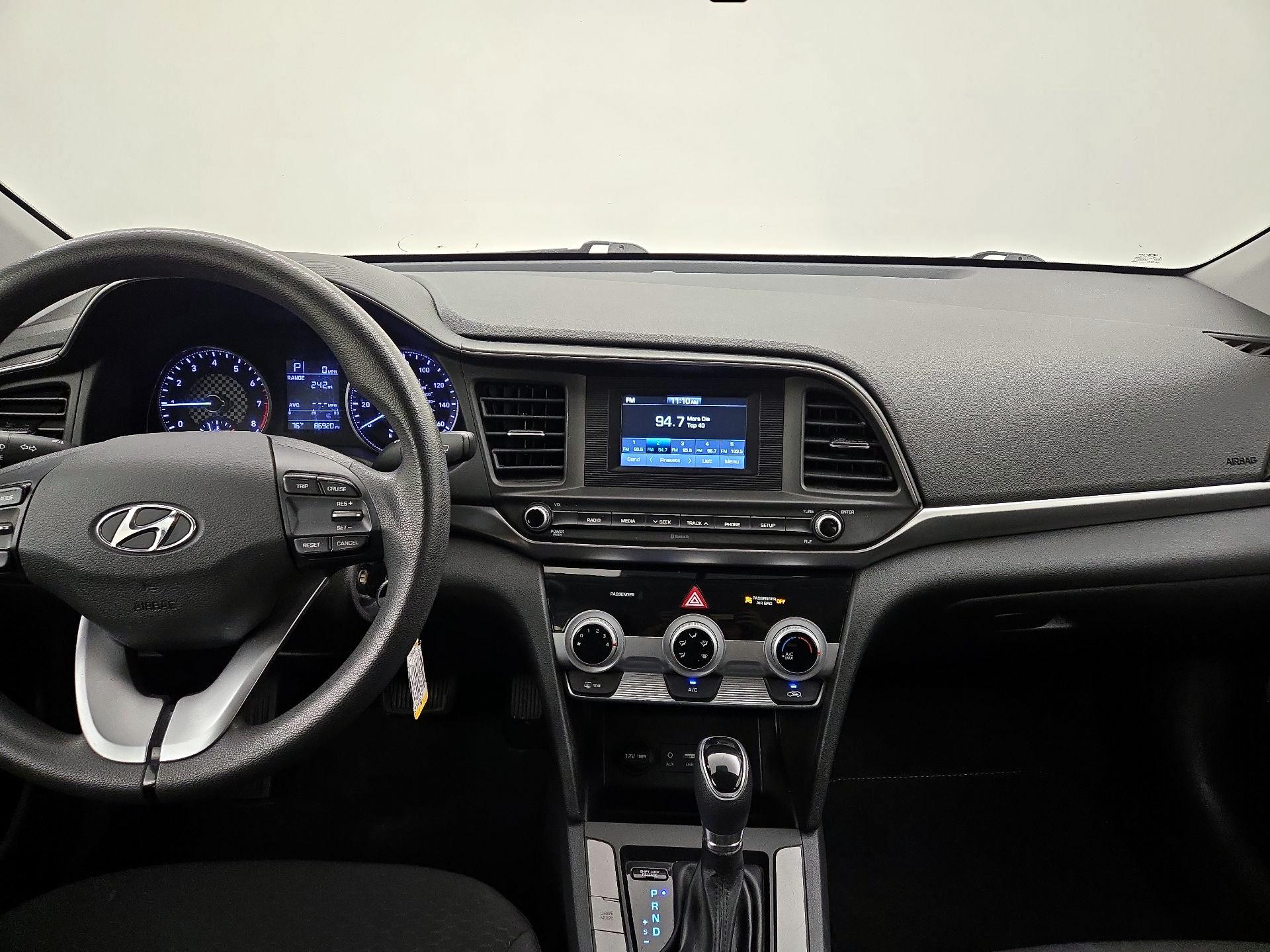 Thumbnail: 2019 Hyundai Elantra - 9