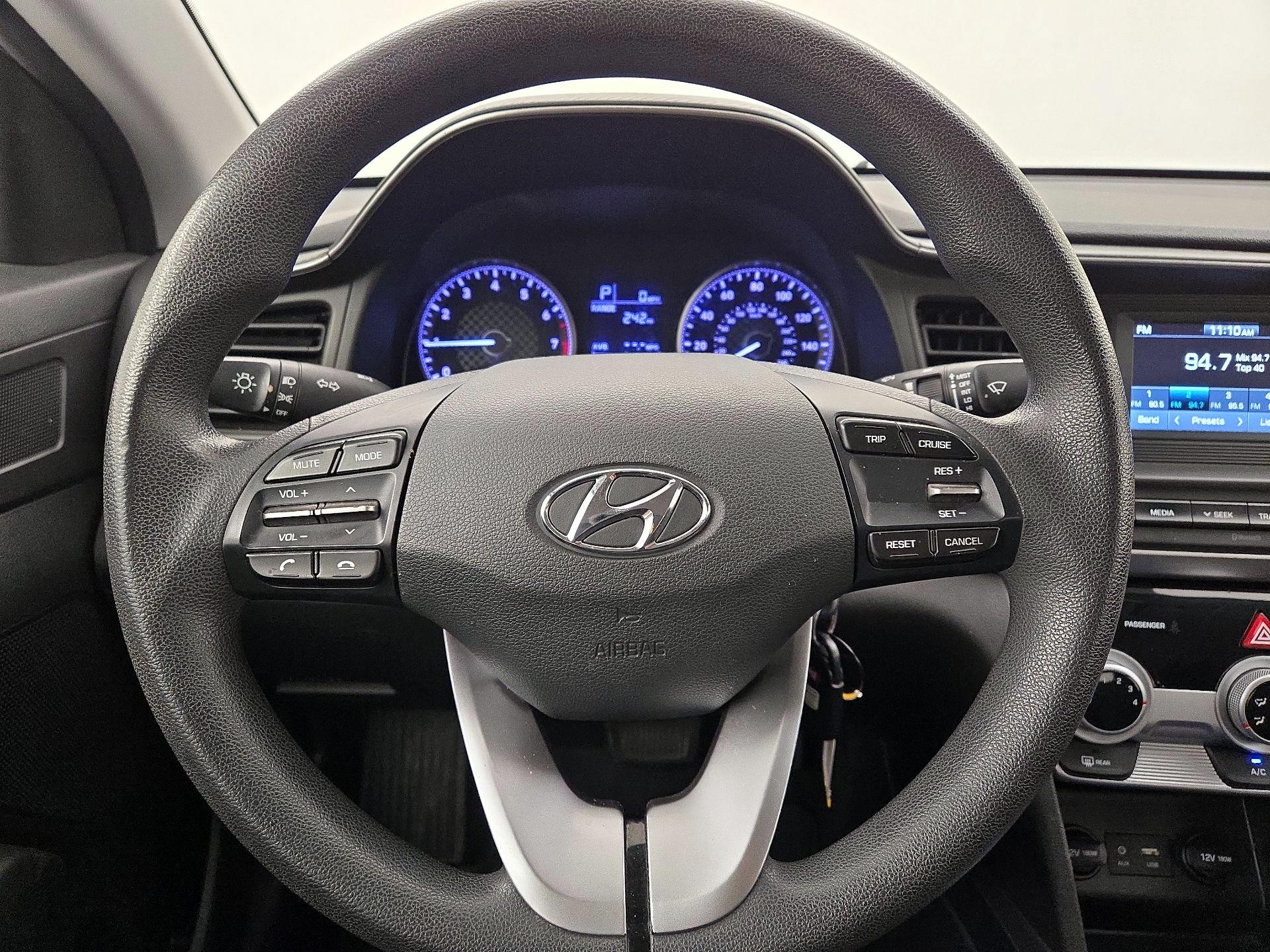 Thumbnail: 2019 Hyundai Elantra - 10