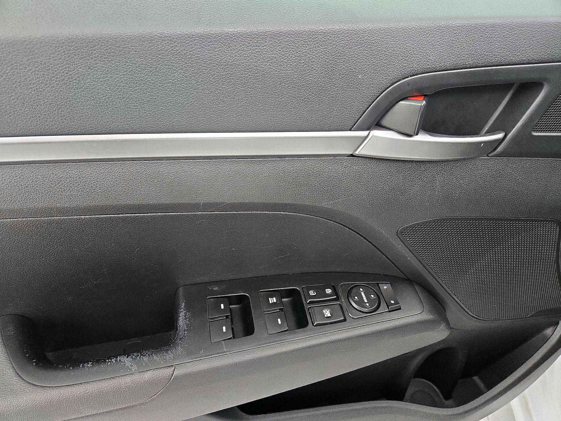 Thumbnail: 2019 Hyundai Elantra - 12