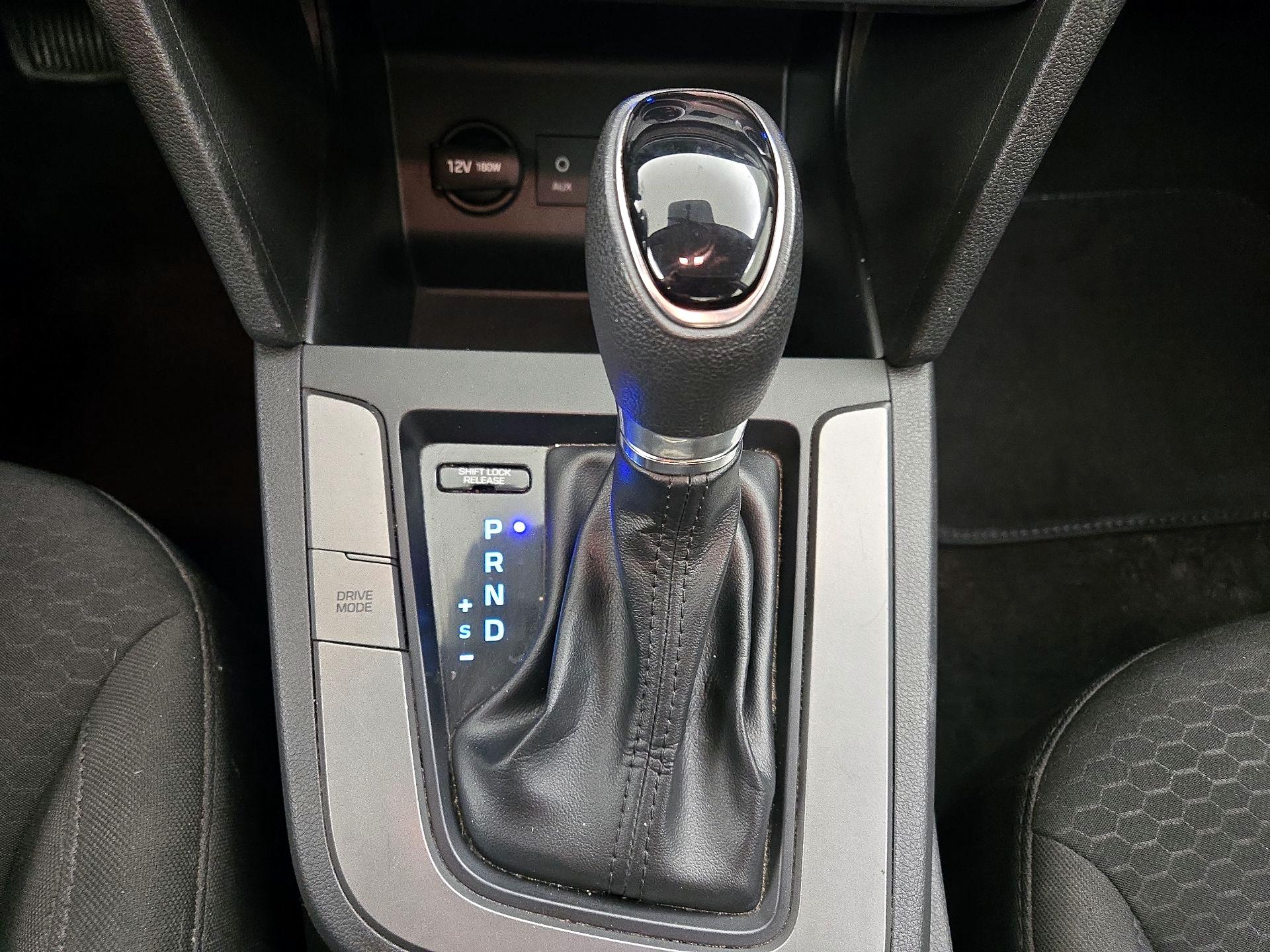 Thumbnail: 2019 Hyundai Elantra - 17