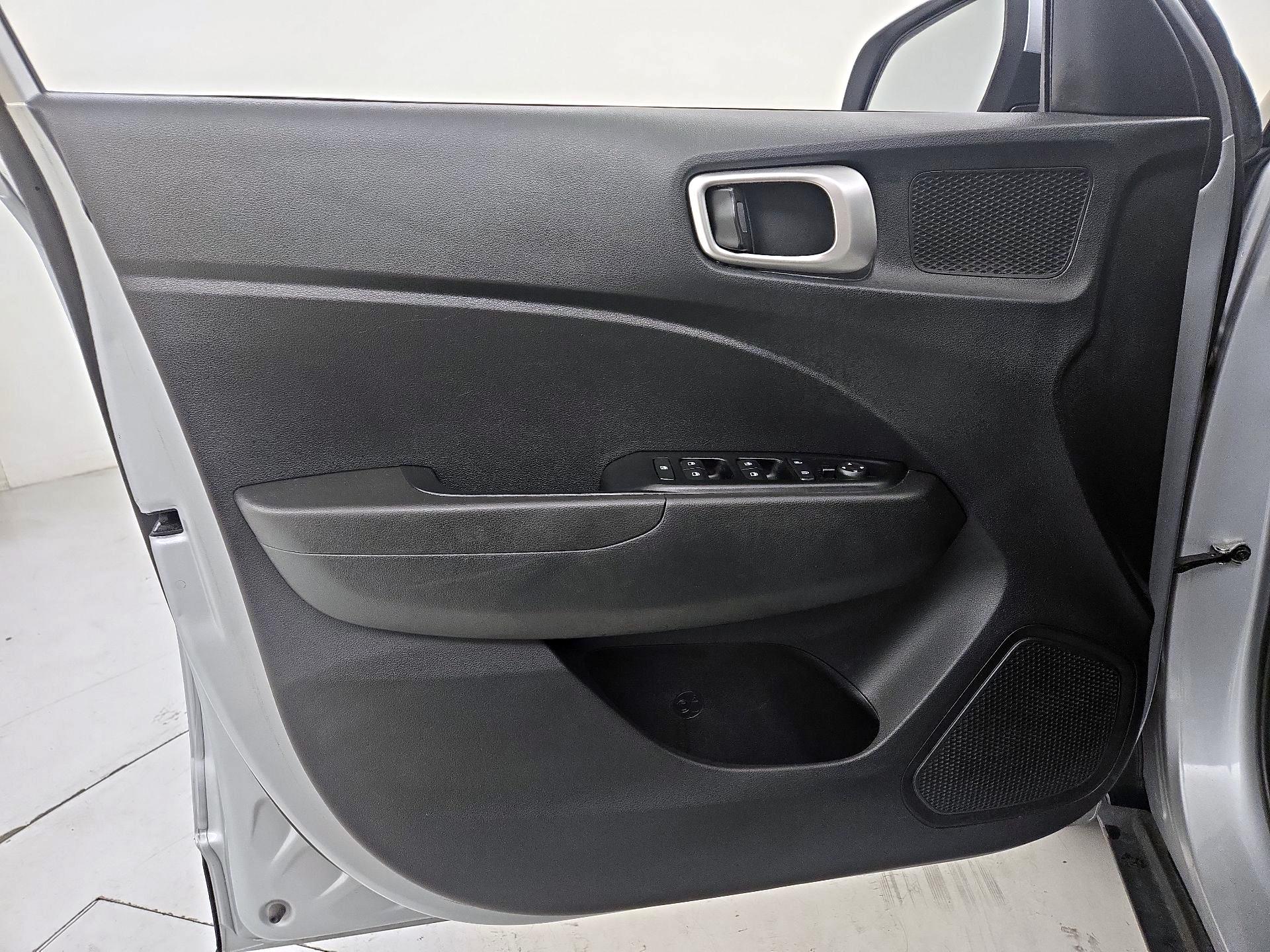 Thumbnail: 2021 Hyundai Venue - 12