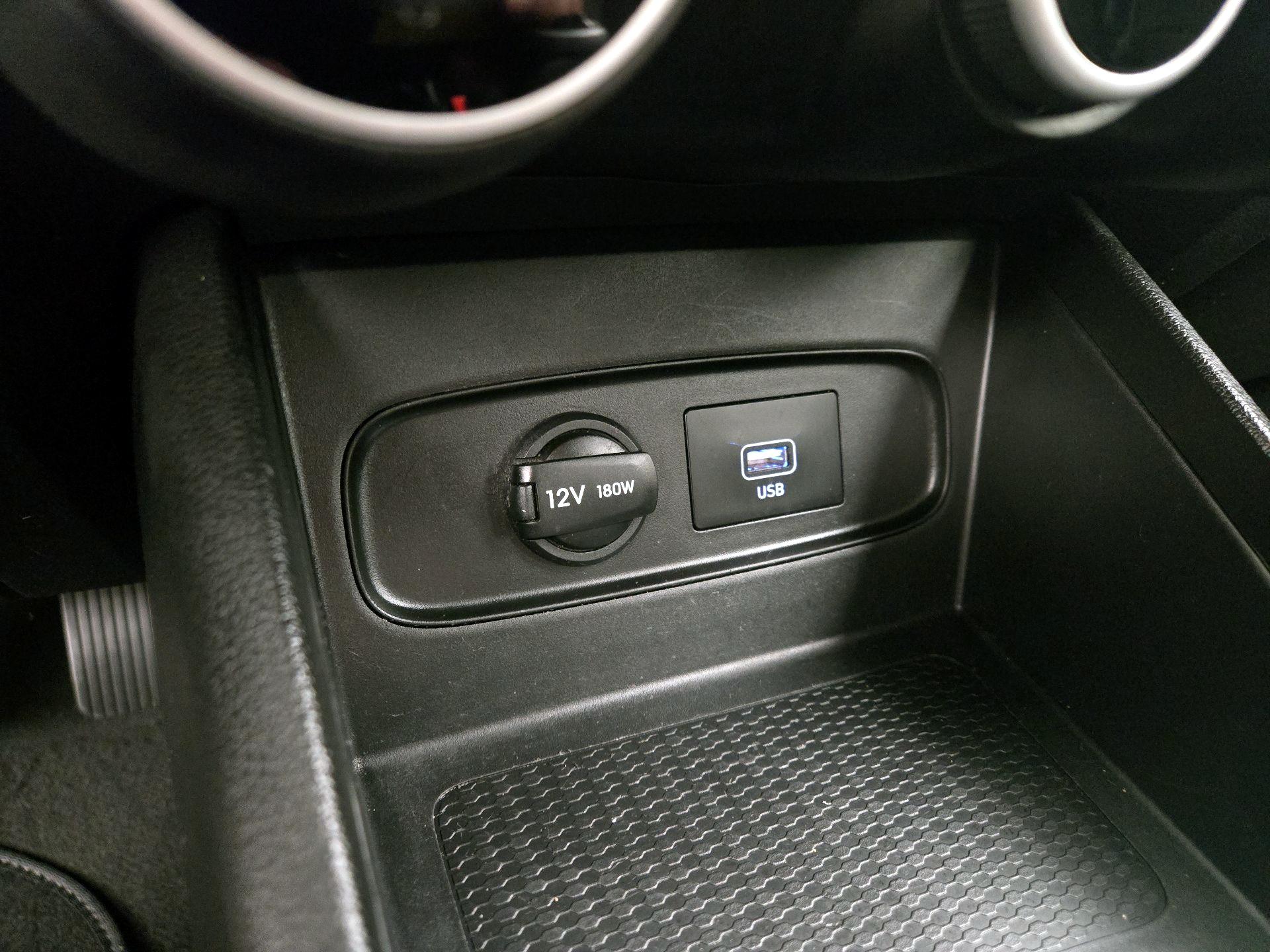 Thumbnail: 2021 Hyundai Venue - 18