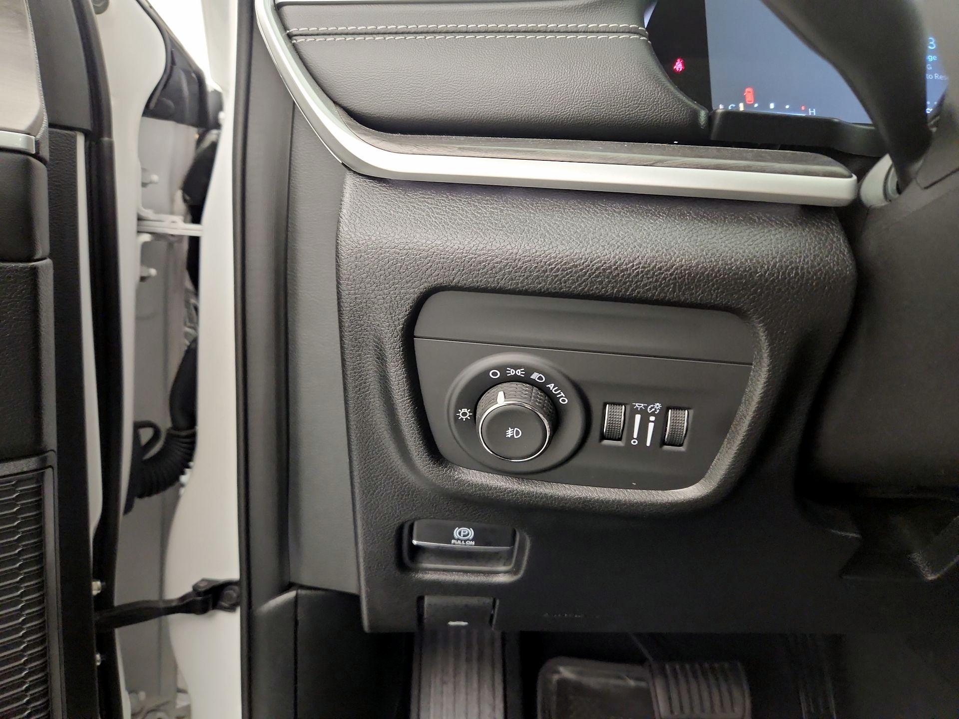 Thumbnail: 2023 Jeep Grand Cherokee - 13