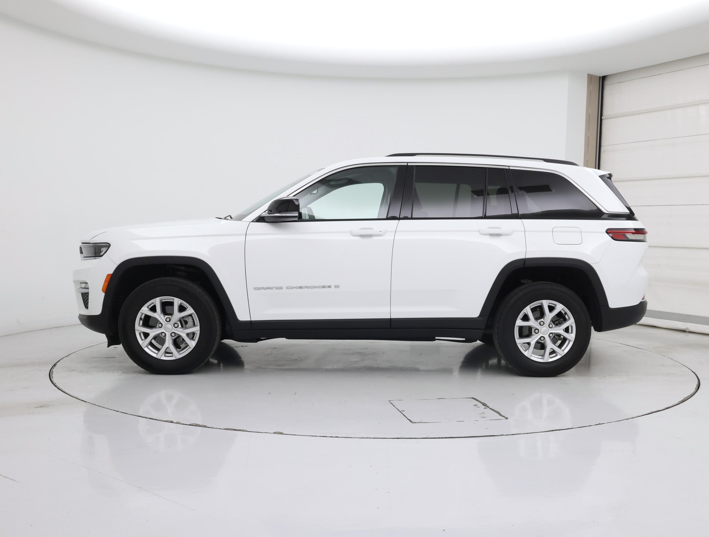 Thumbnail: 2023 Jeep Grand Cherokee - 3