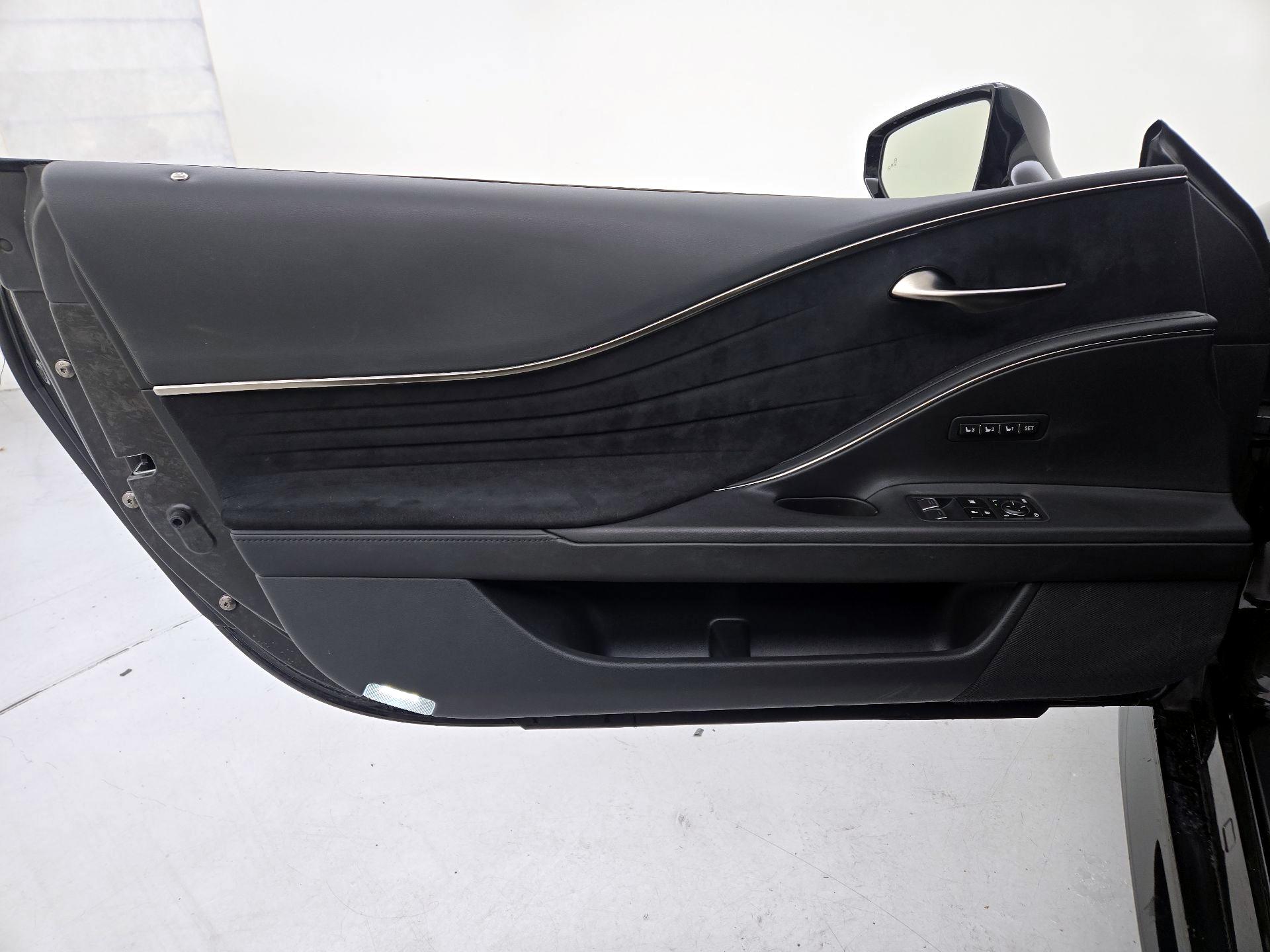 Thumbnail: 2018 Lexus LC - 12