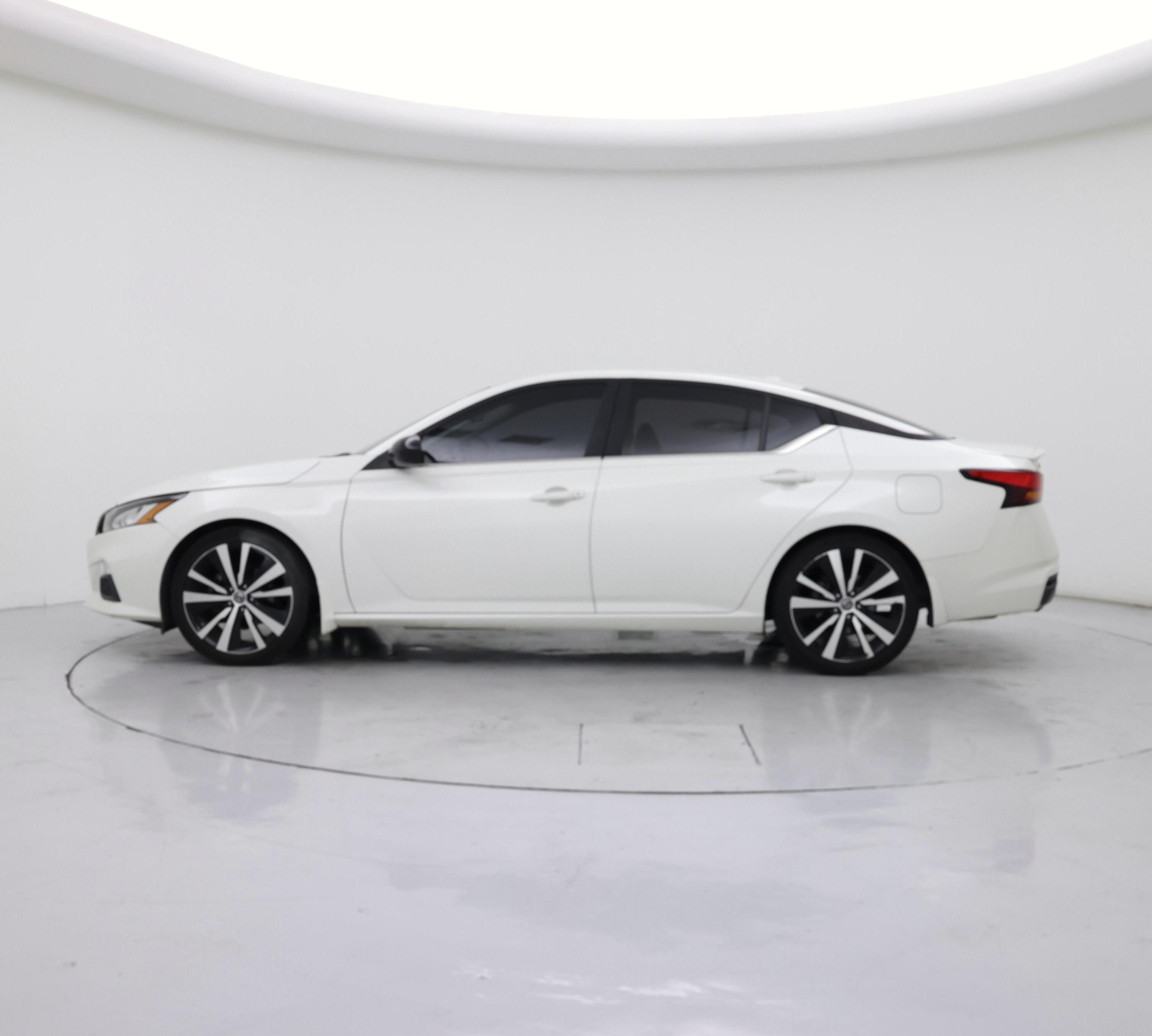 Thumbnail: 2020 Nissan Altima - 3