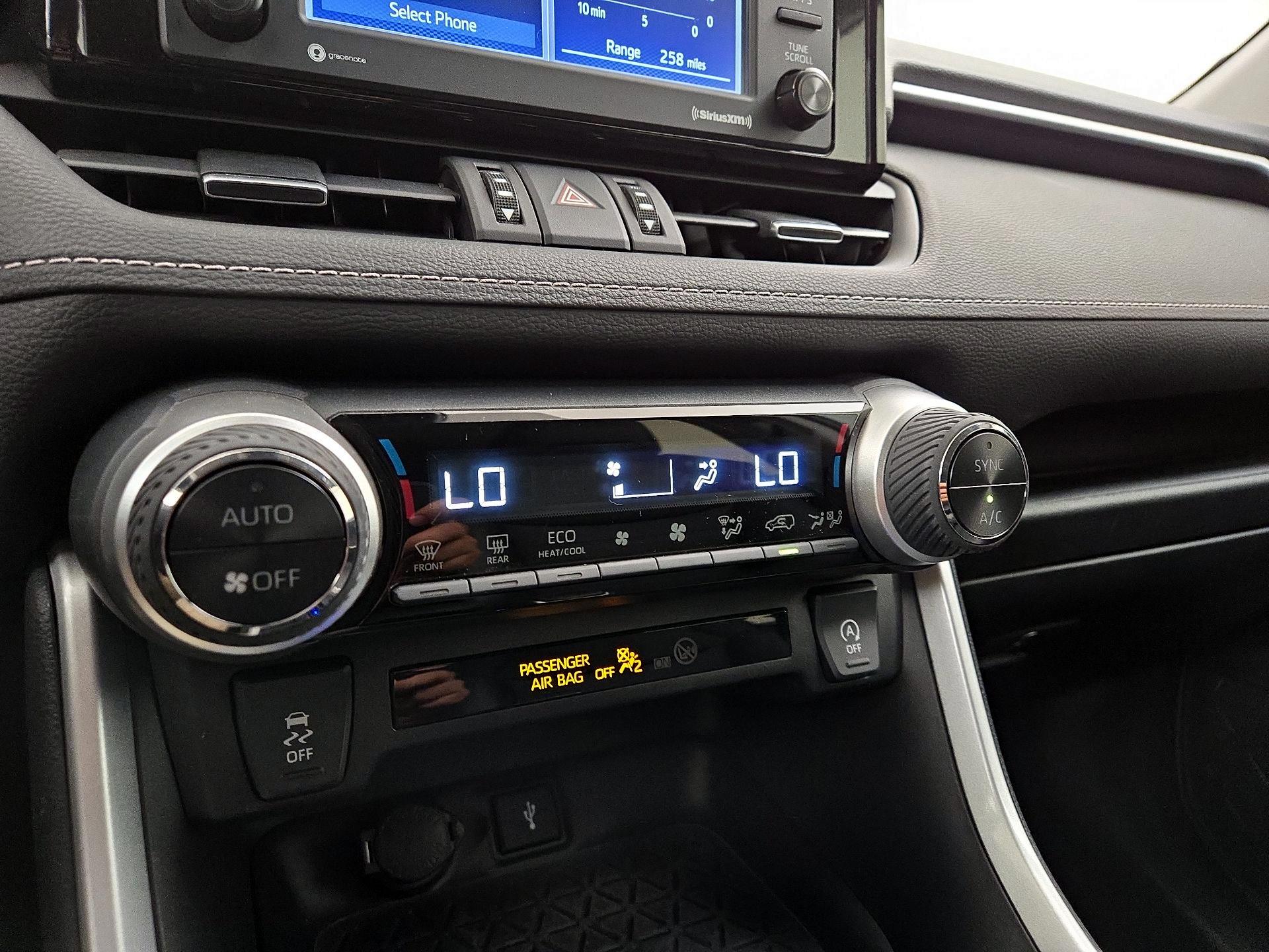 Thumbnail: 2022 Toyota RAV4 - 16