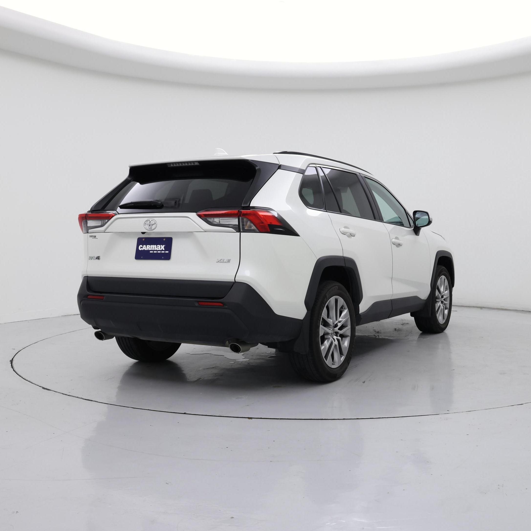 Thumbnail: 2022 Toyota RAV4 - 8