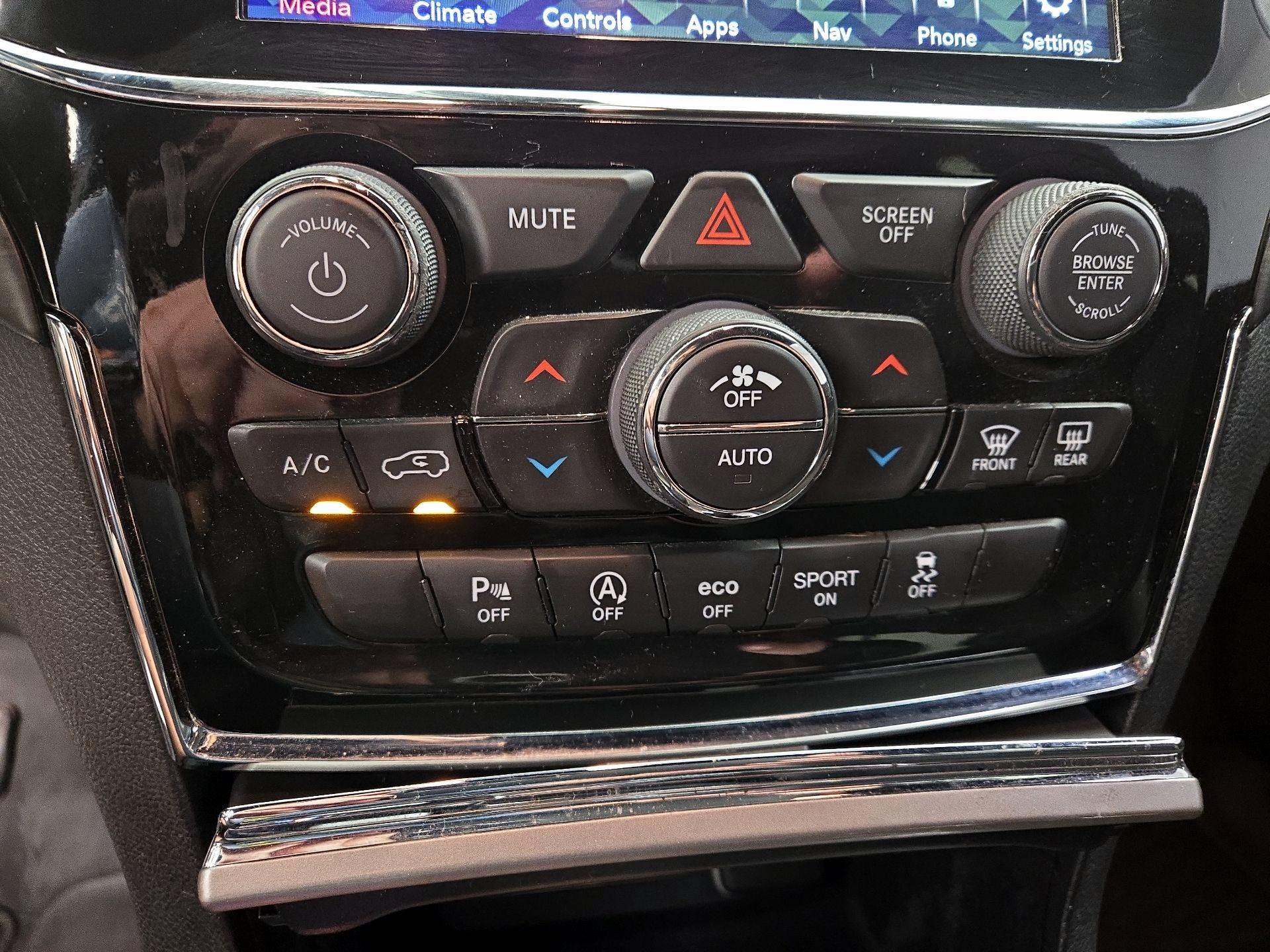 Thumbnail: 2020 Jeep Grand Cherokee - 17