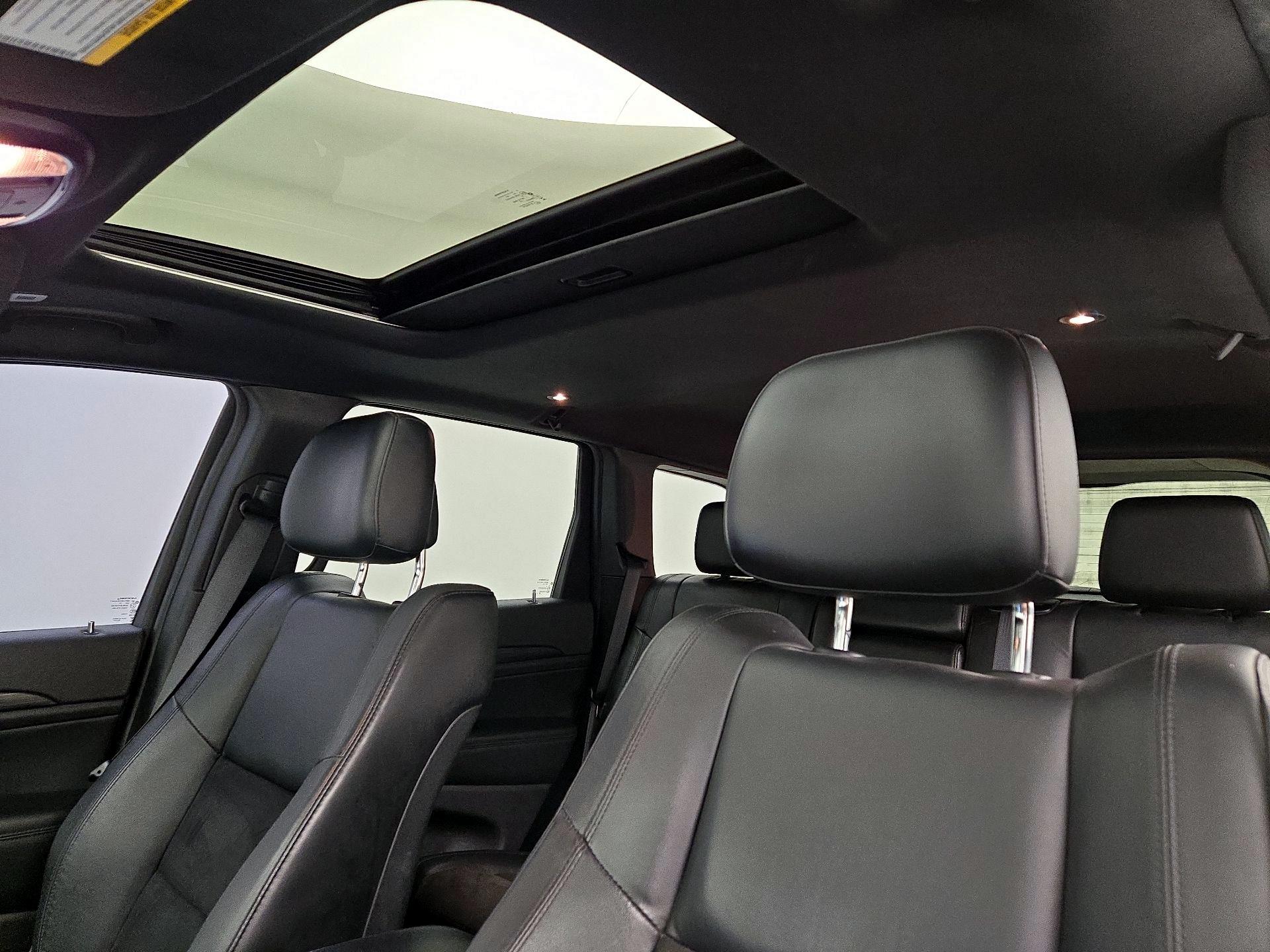 Thumbnail: 2020 Jeep Grand Cherokee - 20