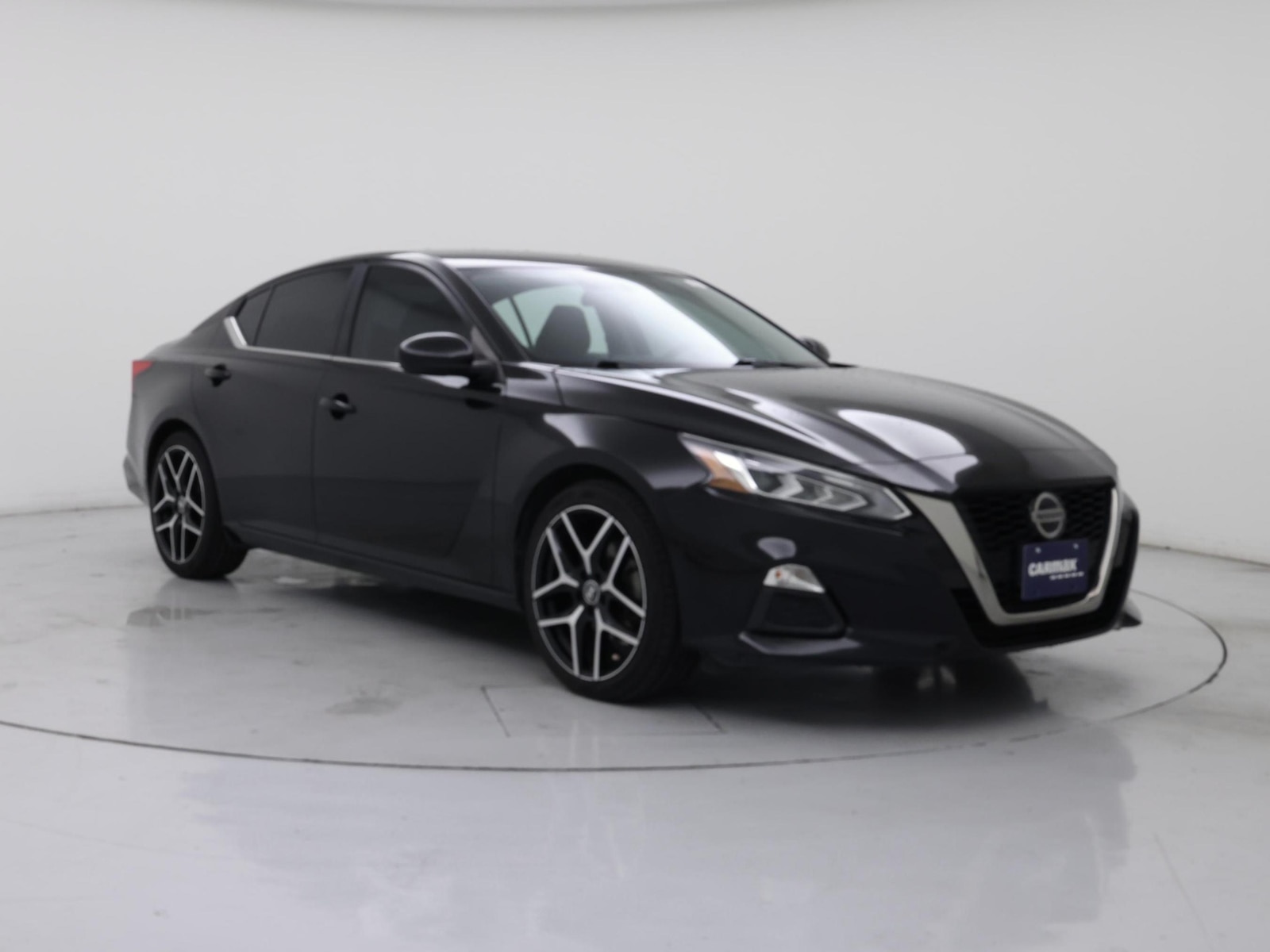 2019 Nissan Altima SR - Photo 2