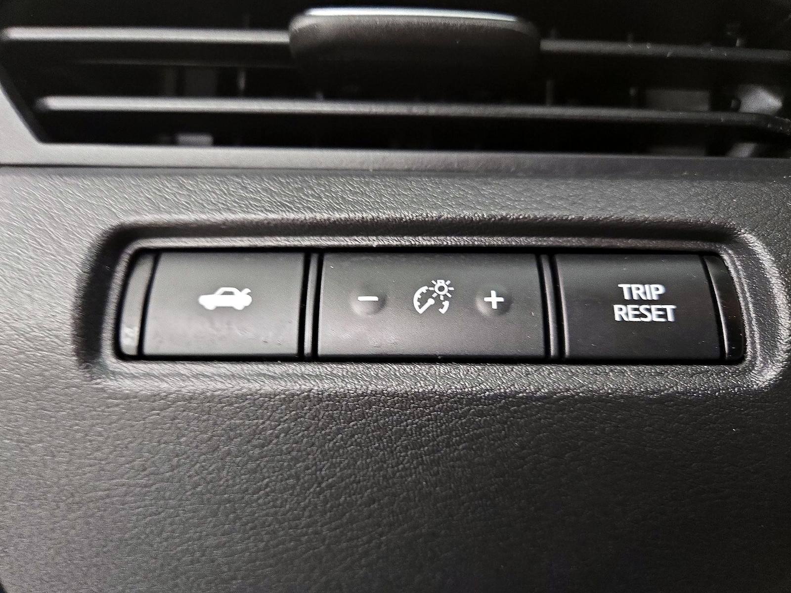 2019 Nissan Altima SR - Photo 14