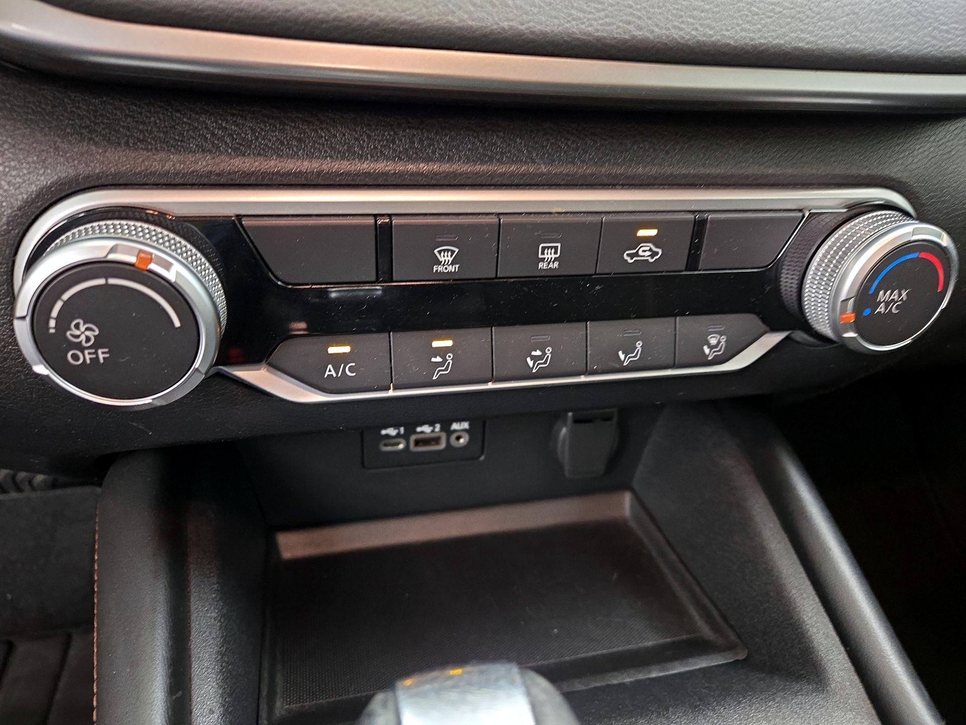 Thumbnail: 2019 Nissan Altima - 16