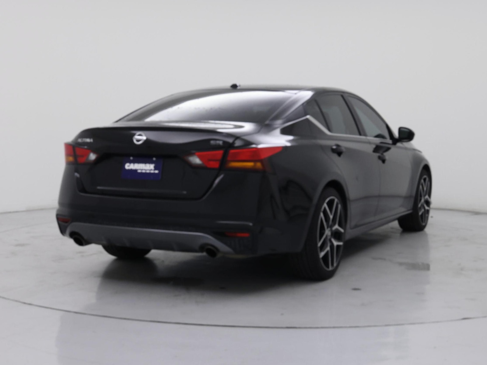 2019 Nissan Altima SR - Photo 9