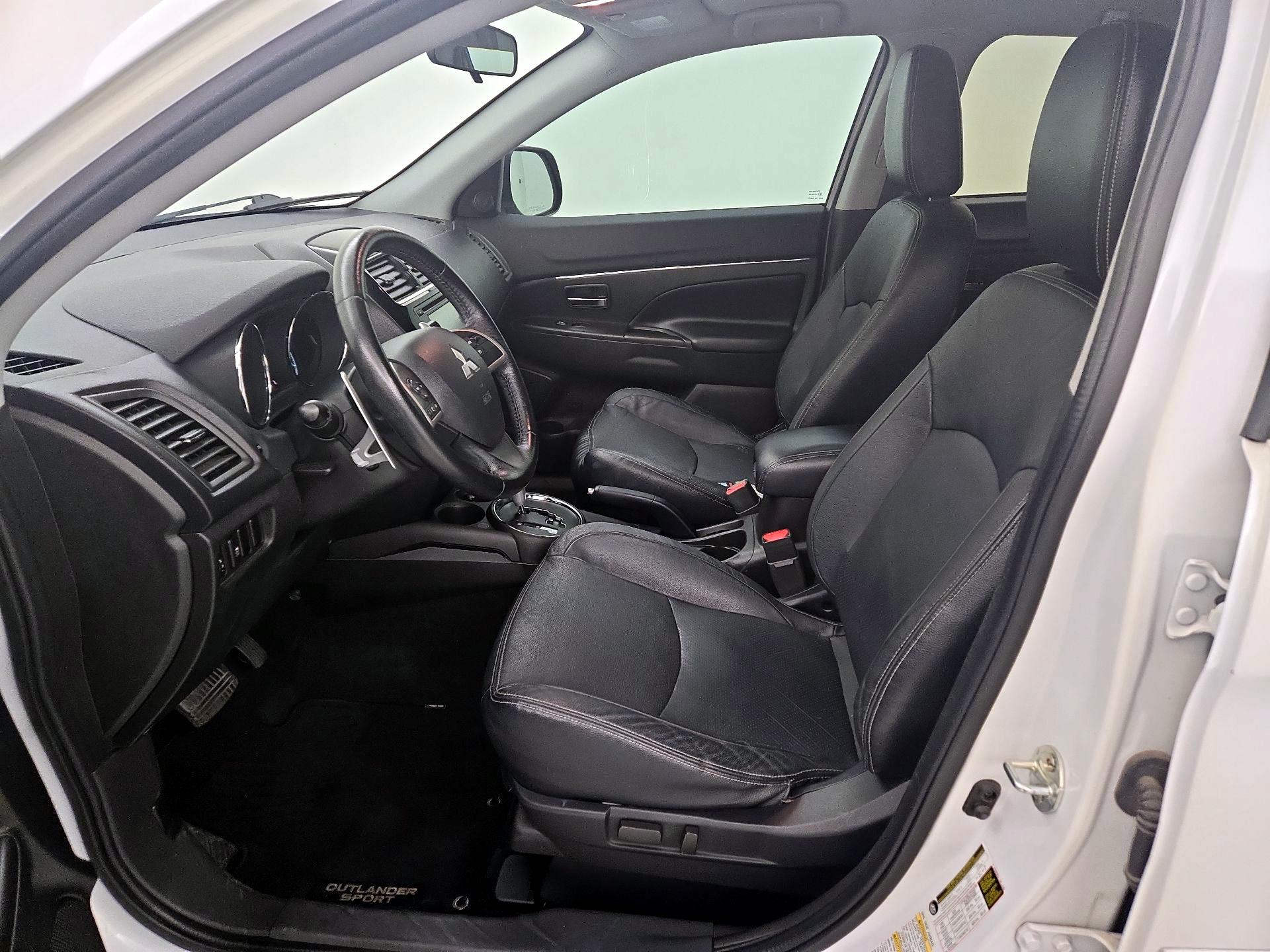 Thumbnail: 2015 Mitsubishi Outlander Sport - 11