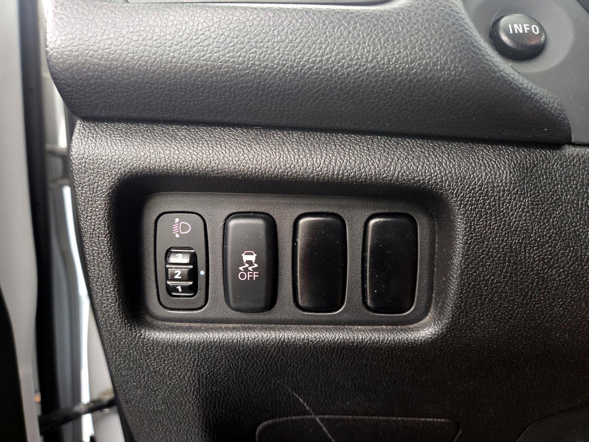 Thumbnail: 2015 Mitsubishi Outlander Sport - 13