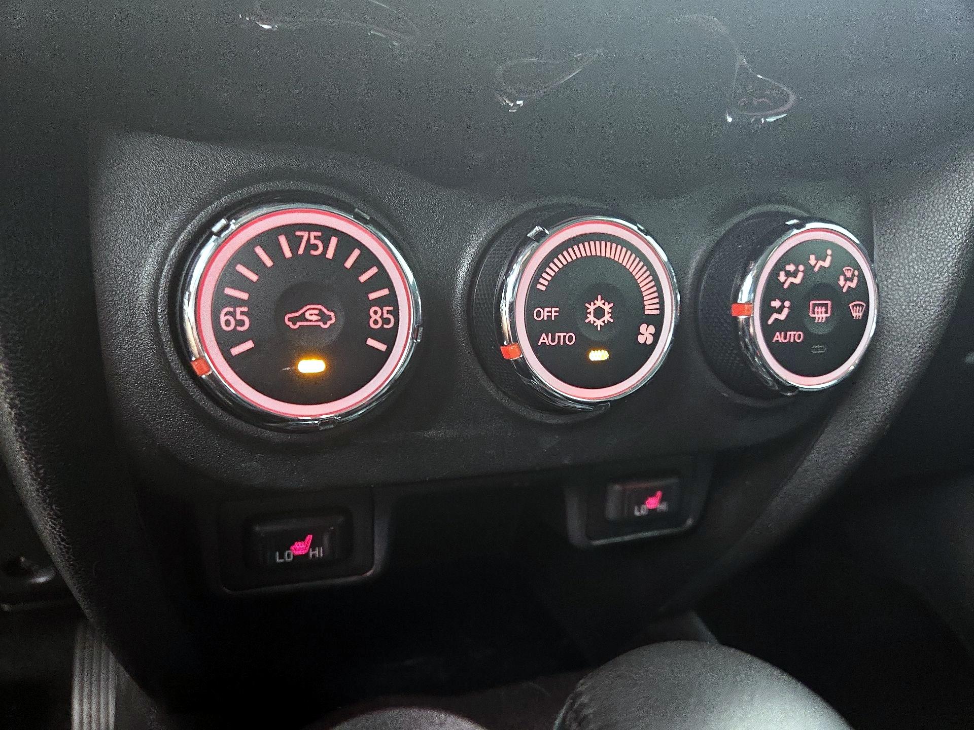 Thumbnail: 2015 Mitsubishi Outlander Sport - 16