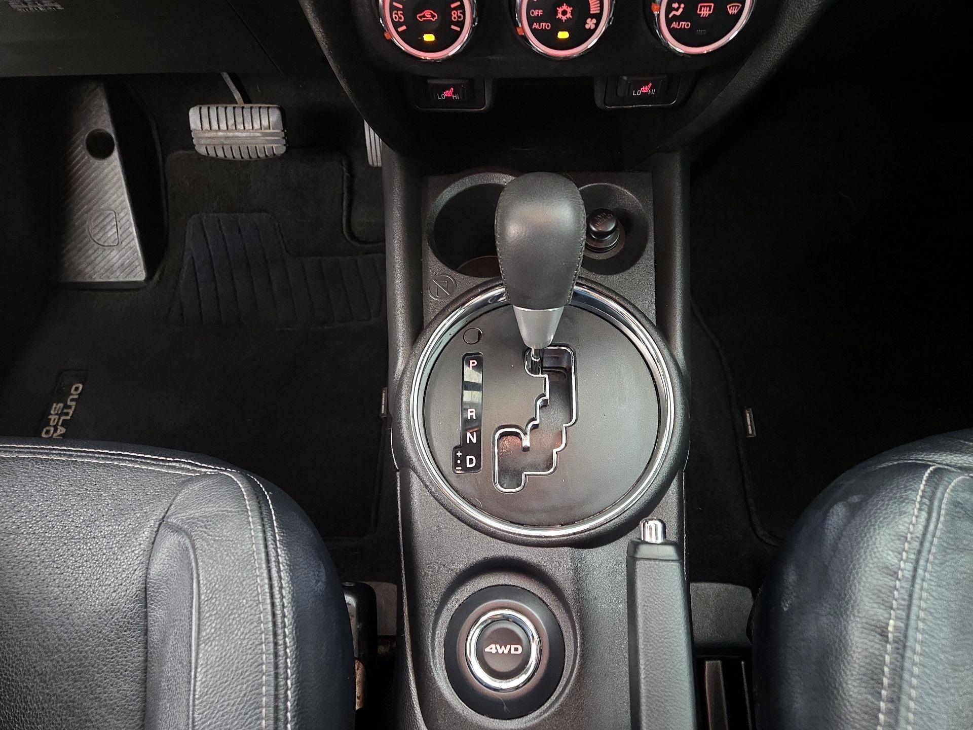 Thumbnail: 2015 Mitsubishi Outlander Sport - 17