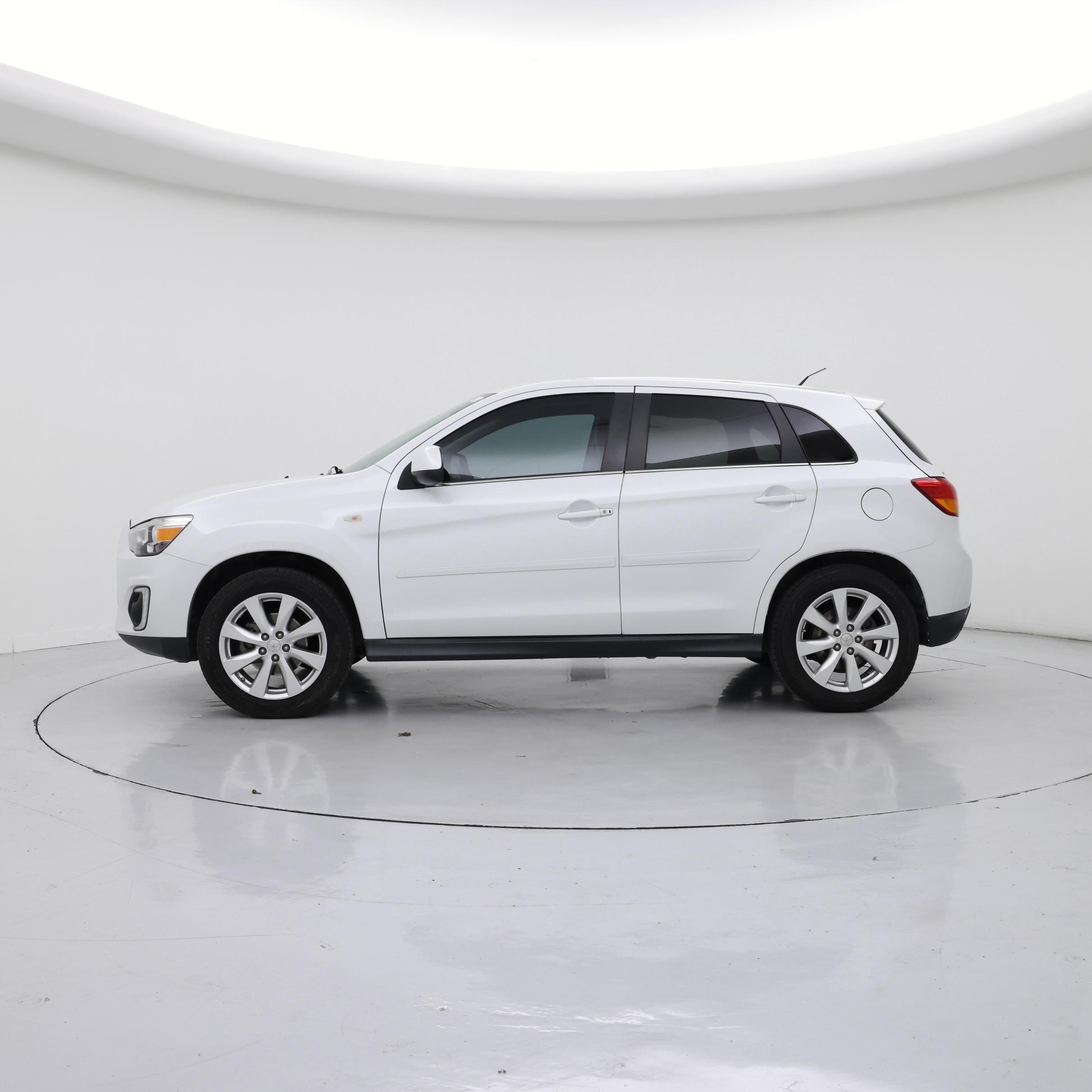 Thumbnail: 2015 Mitsubishi Outlander Sport - 3