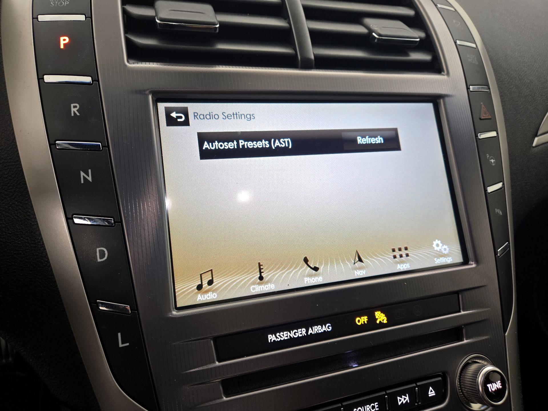 Thumbnail: 2017 Lincoln MKZ - 16