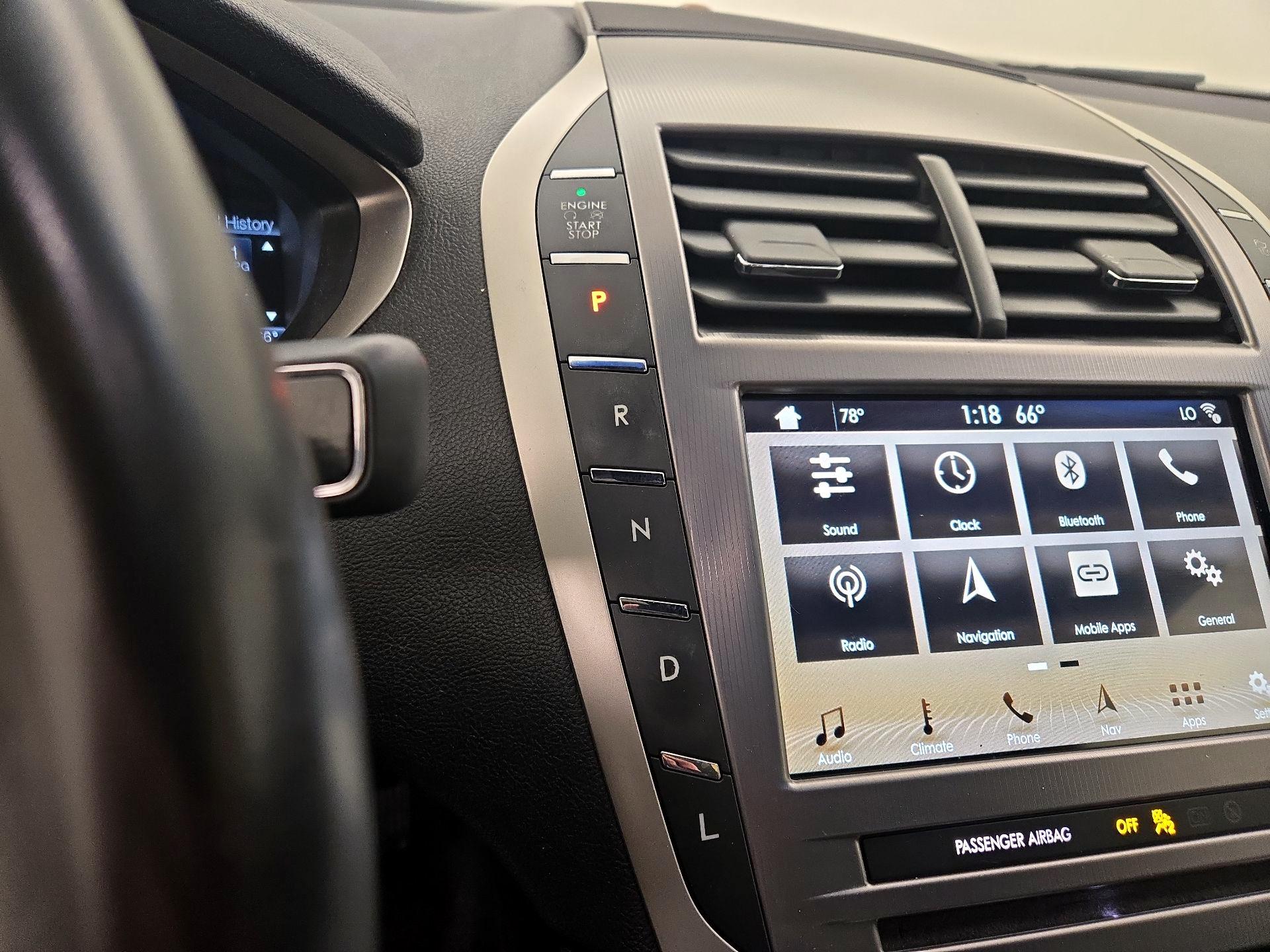 Thumbnail: 2017 Lincoln MKZ - 18