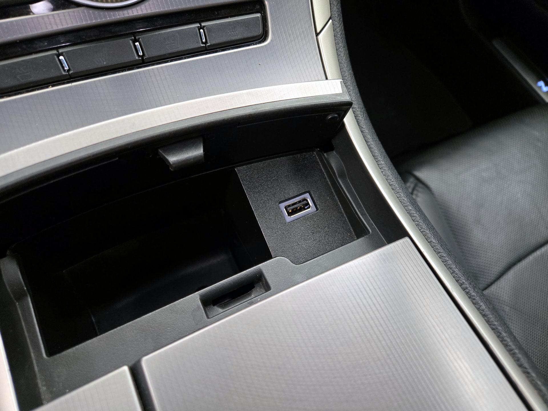 Thumbnail: 2017 Lincoln MKZ - 19