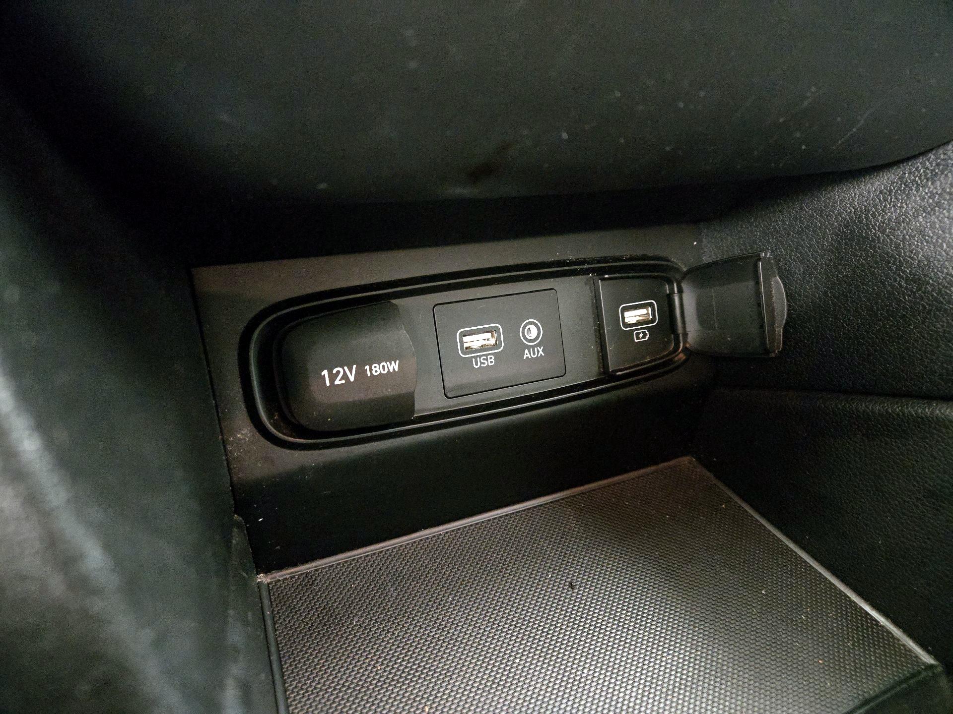 Thumbnail: 2019 Hyundai Santa Fe - 18