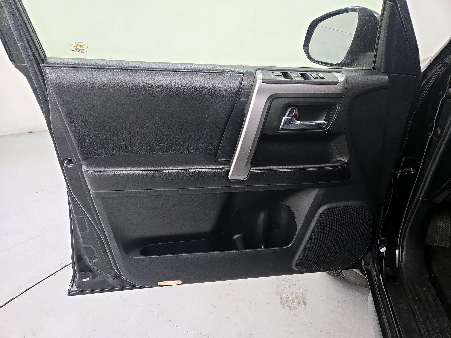 Thumbnail: 2016 Toyota 4Runner - 12