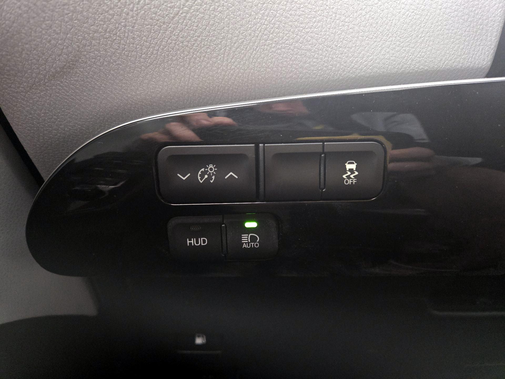 Thumbnail: 2017 Toyota Prius - 13