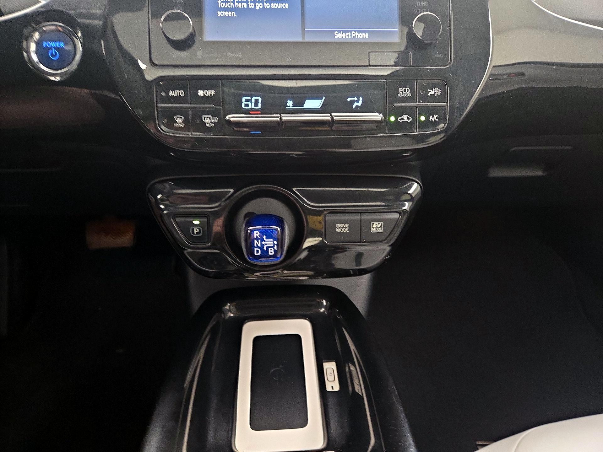 Thumbnail: 2017 Toyota Prius - 17