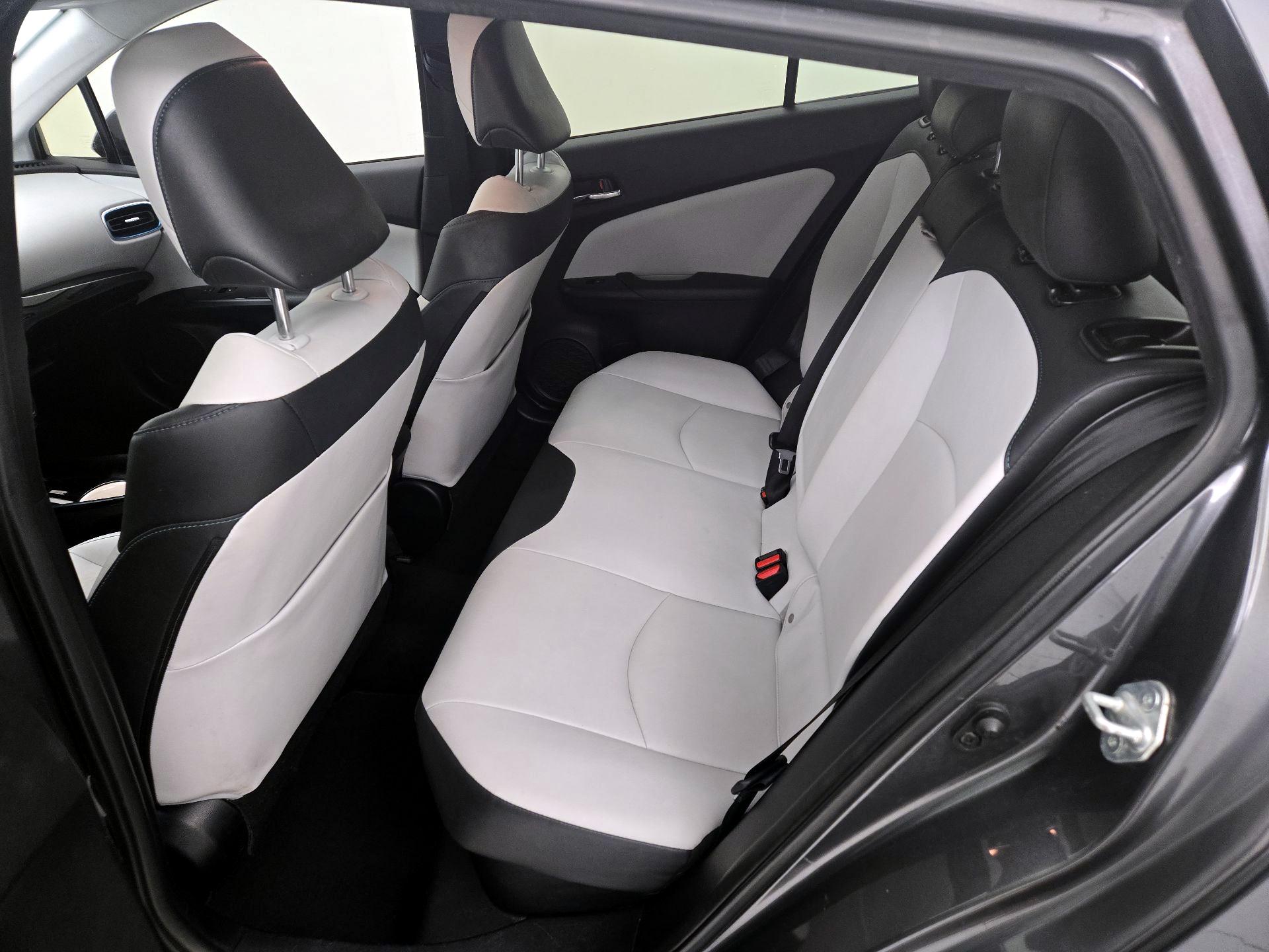 Thumbnail: 2017 Toyota Prius - 20