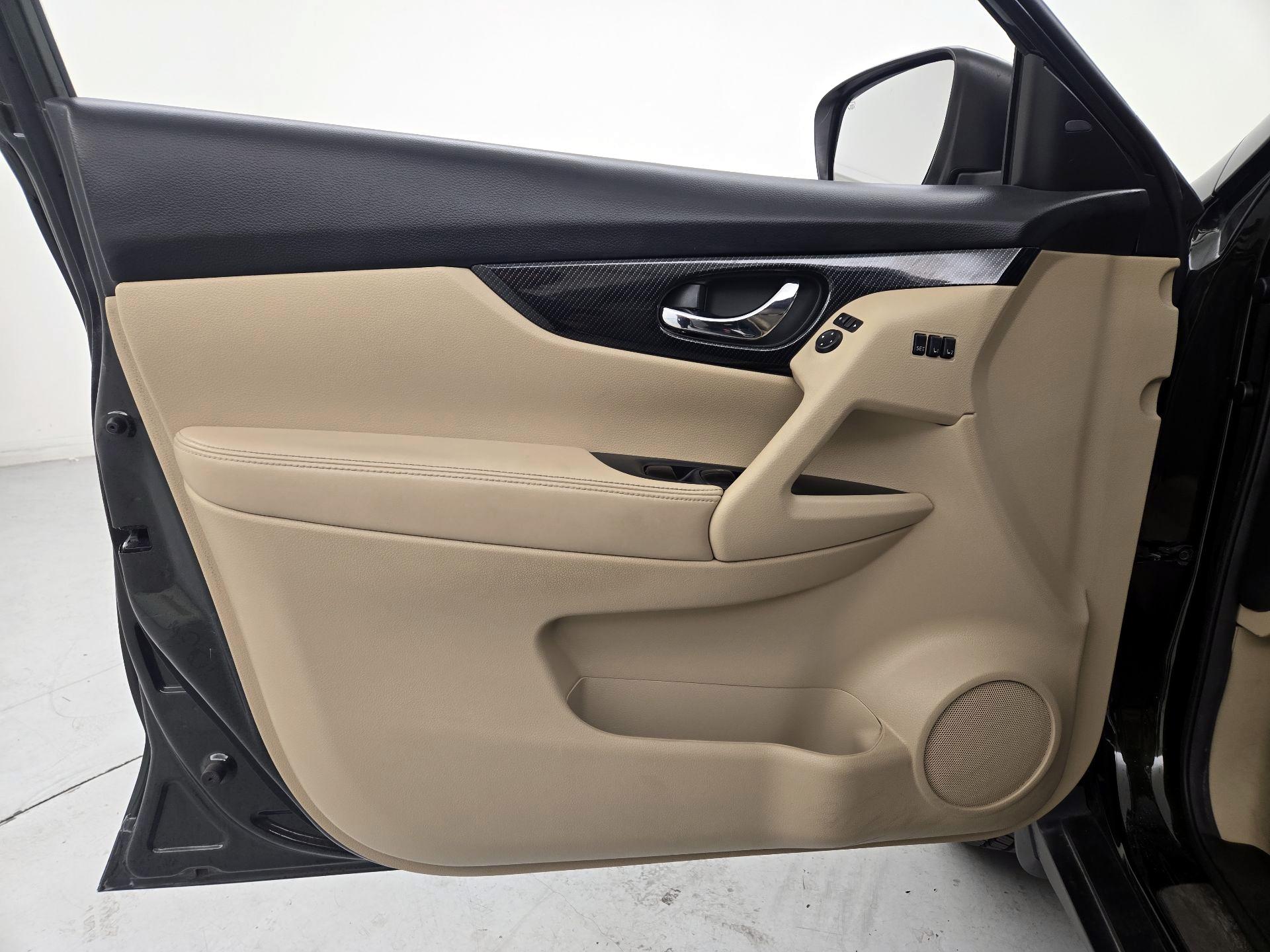 Thumbnail: 2019 Nissan Rogue - 12