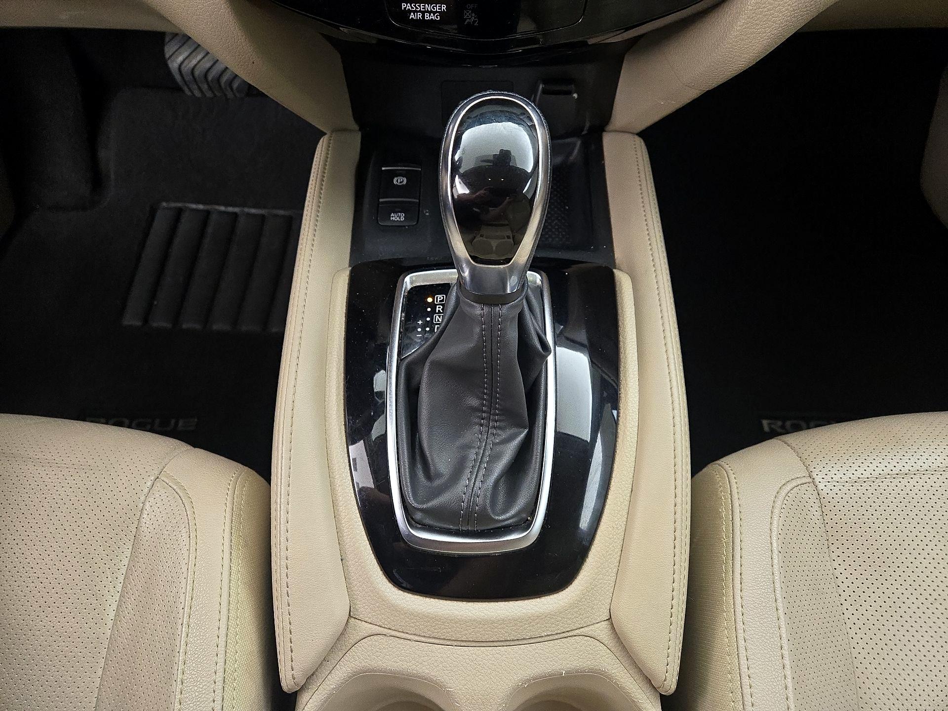 Thumbnail: 2019 Nissan Rogue - 18