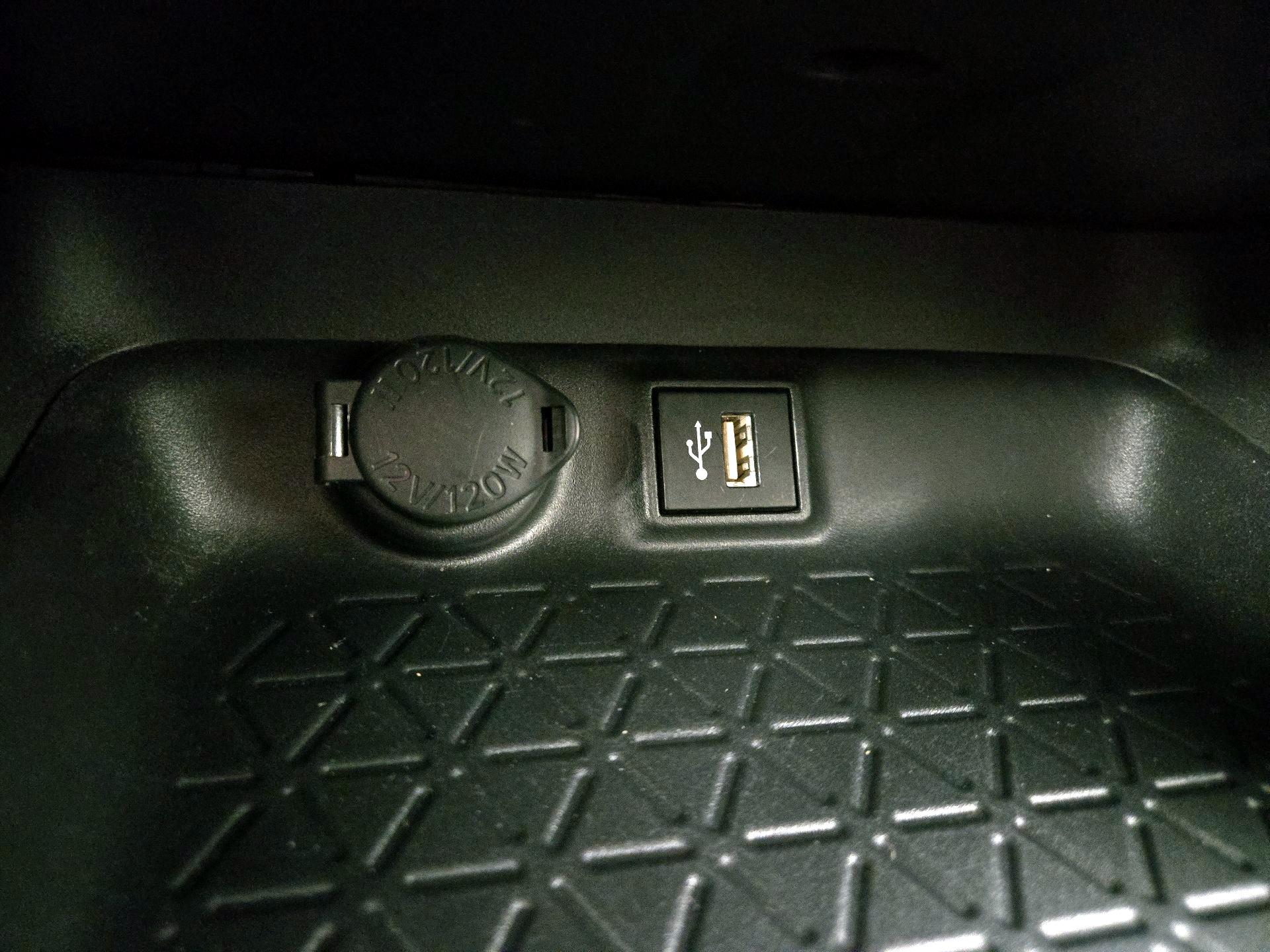 Thumbnail: 2025 Toyota RAV4 - 18