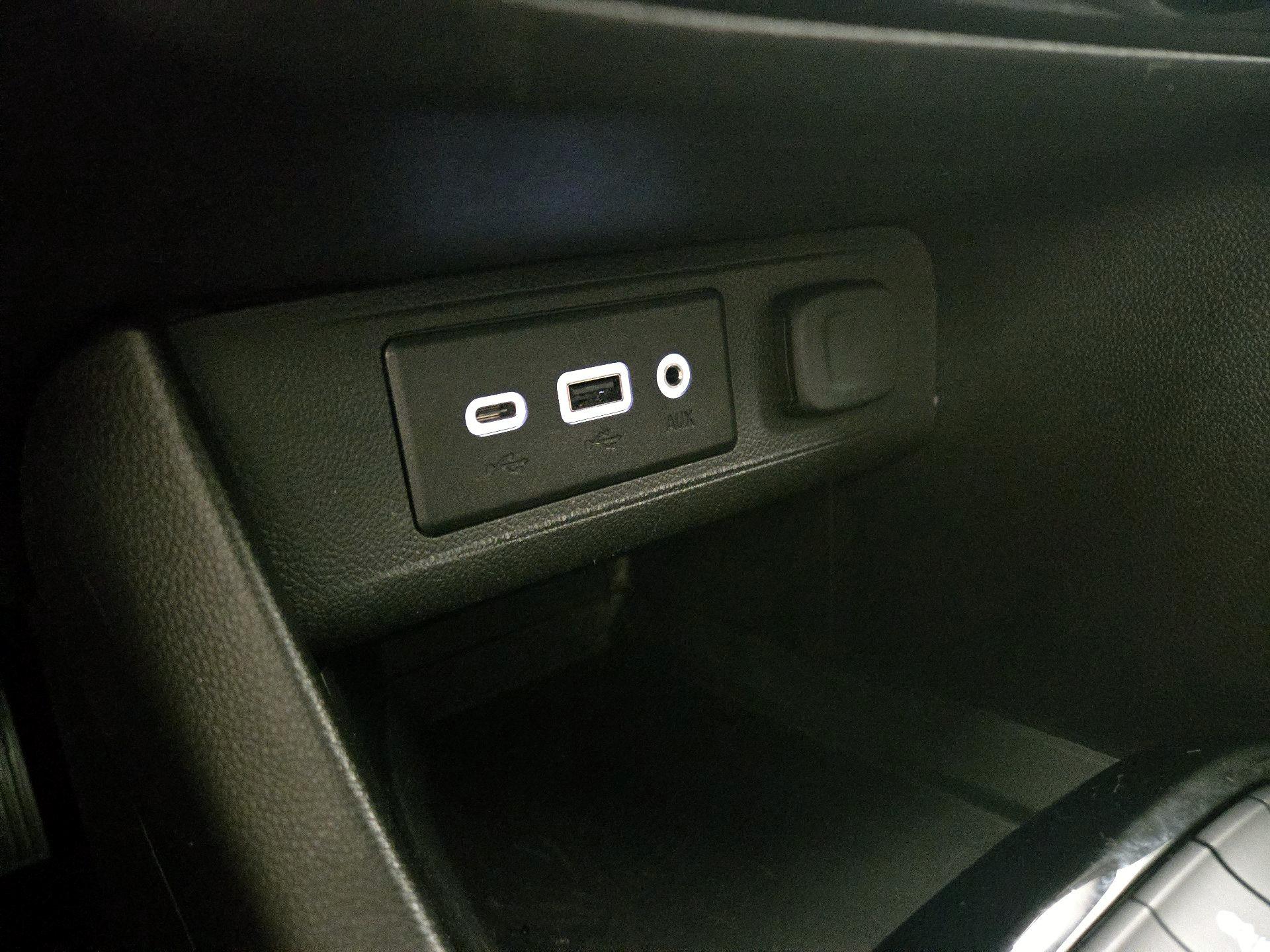 Thumbnail: 2023 Buick Encore GX - 18