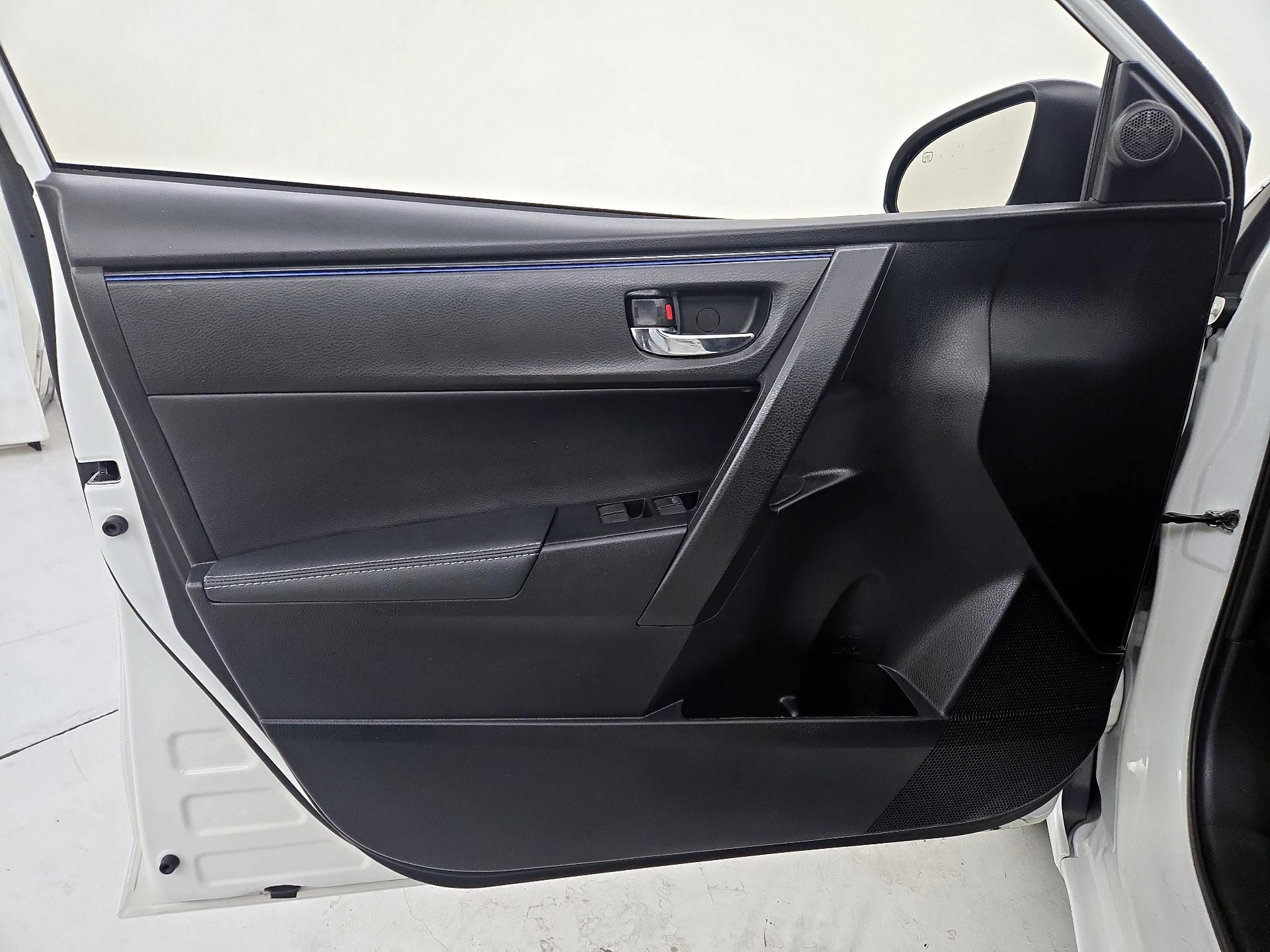 Thumbnail: 2017 Toyota Corolla - 12