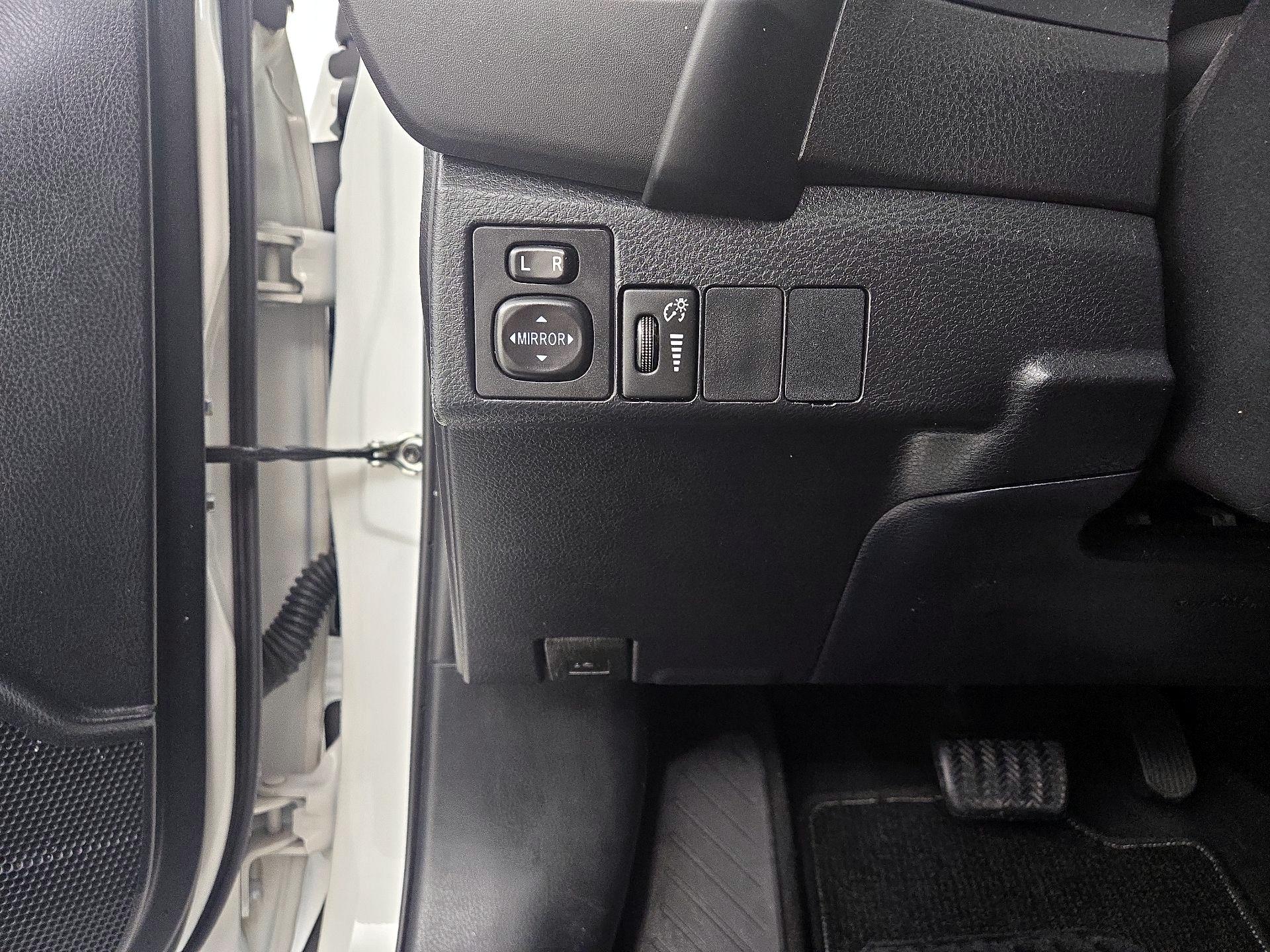 Thumbnail: 2017 Toyota Corolla - 13