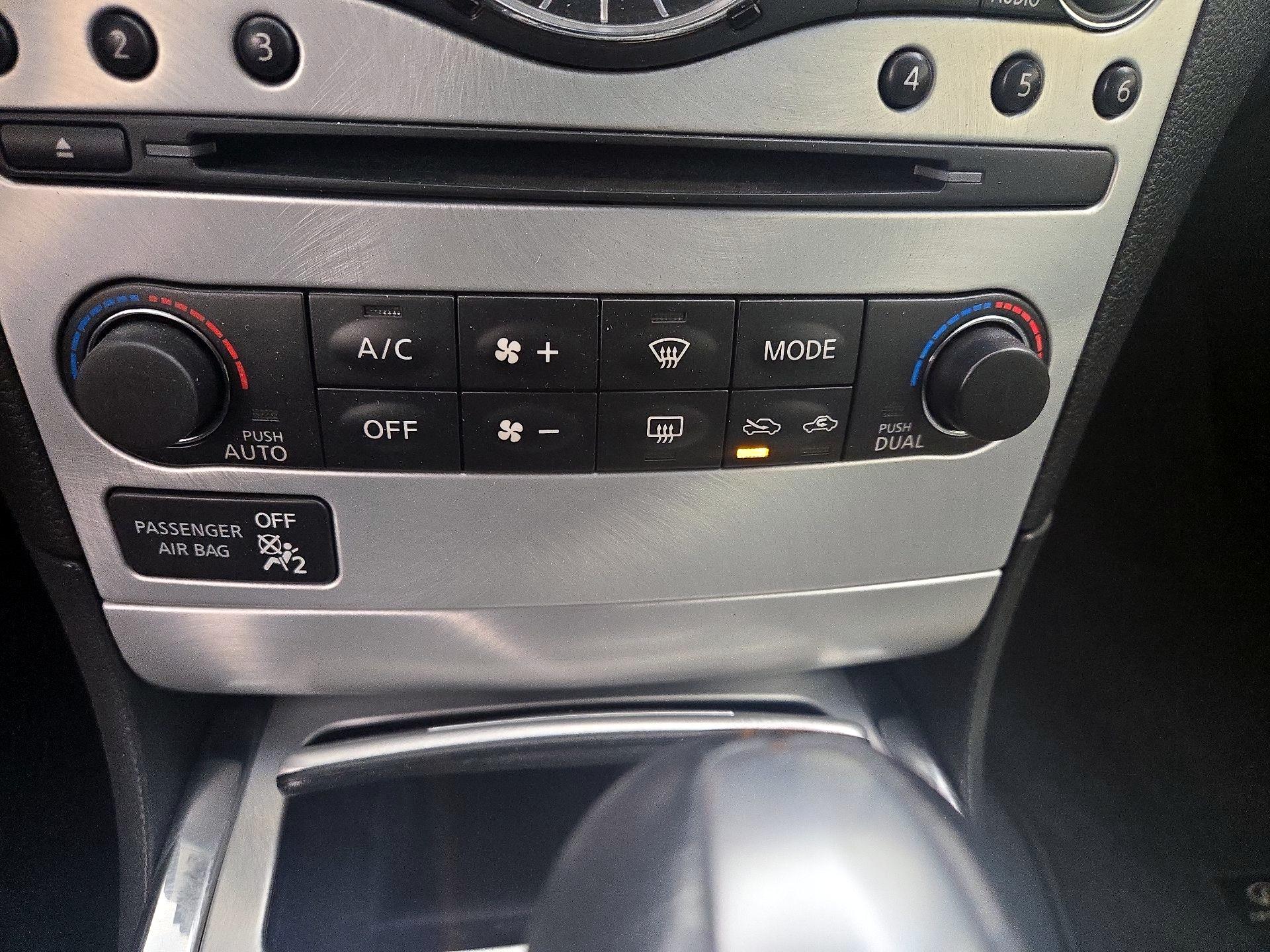 Thumbnail: 2015 INFINITI Q60 - 17