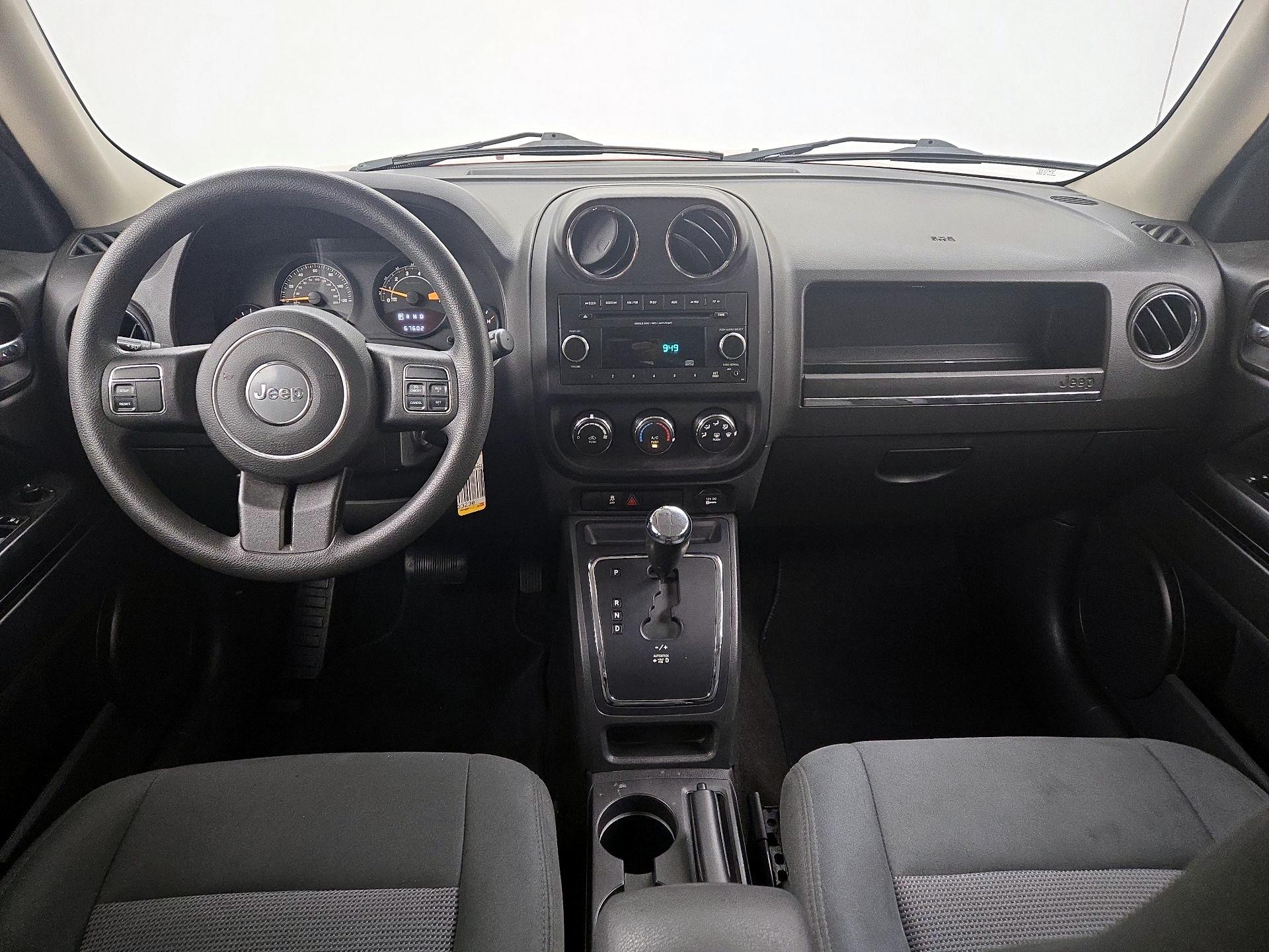 Thumbnail: 2015 Jeep Patriot - 9